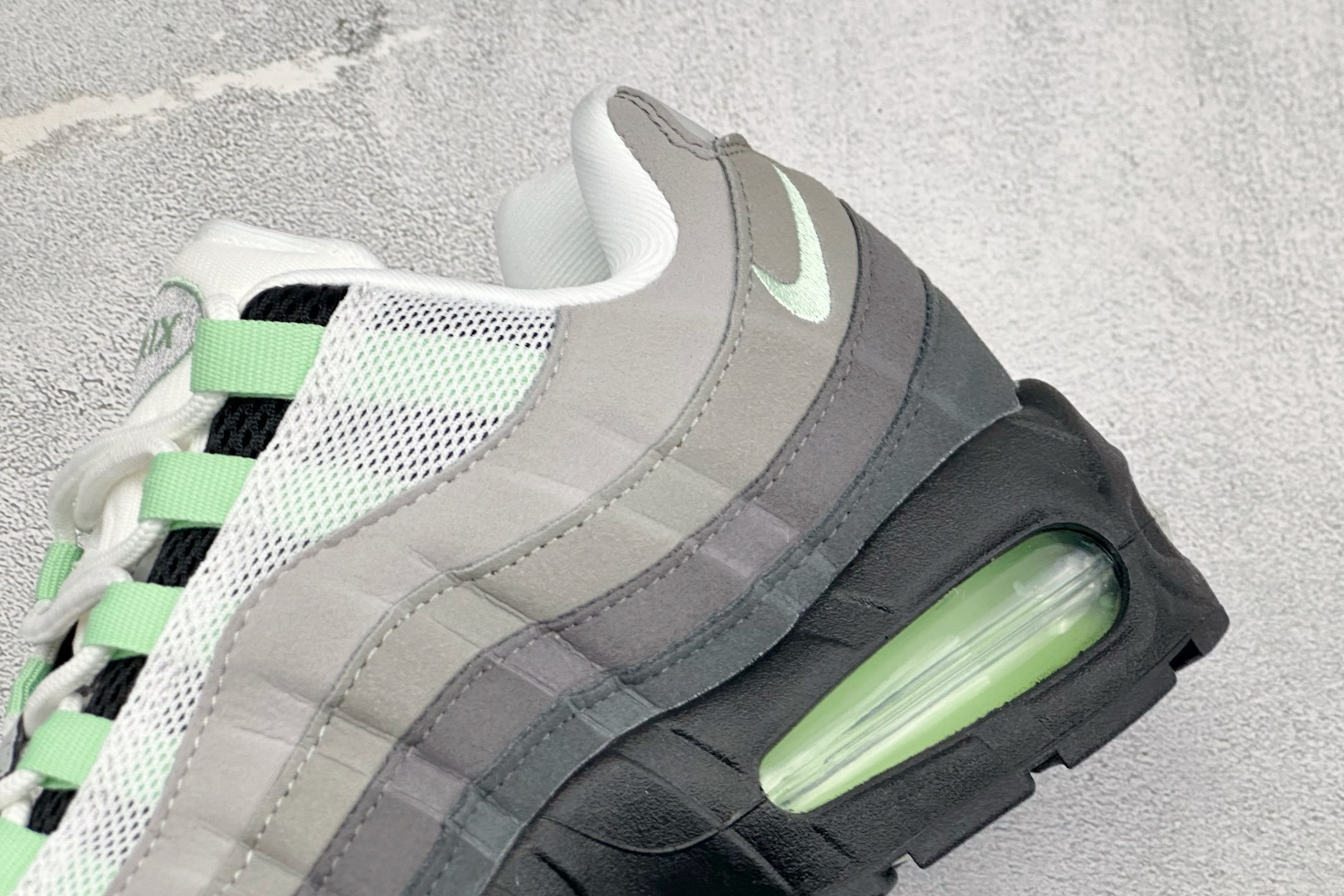 NIKE Air Max 95 X LEGO Col GS纯原版本 潮流百搭 气垫缓震慢跑鞋 Air Max 95就是源 NIKE Air Max 95 X LEGO Col GS纯原版本 潮流百搭 气垫缓震慢跑鞋 Air Max 95就是源