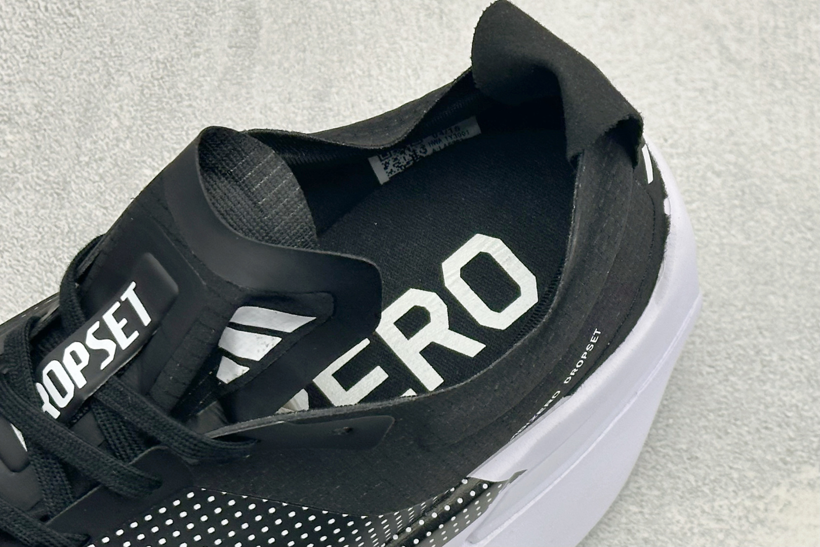 Adidas Adizero Prime X3 STRUNG 阿迪防滑耐磨舒适跑步鞋 货号：LA6219 尺码：40-4