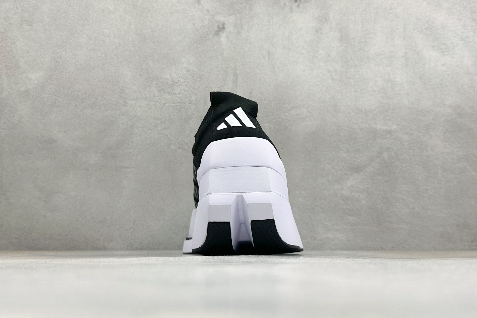 Adidas Adizero Prime X3 STRUNG 阿迪防滑耐磨舒适跑步鞋 货号：LA6219 尺码：40-4