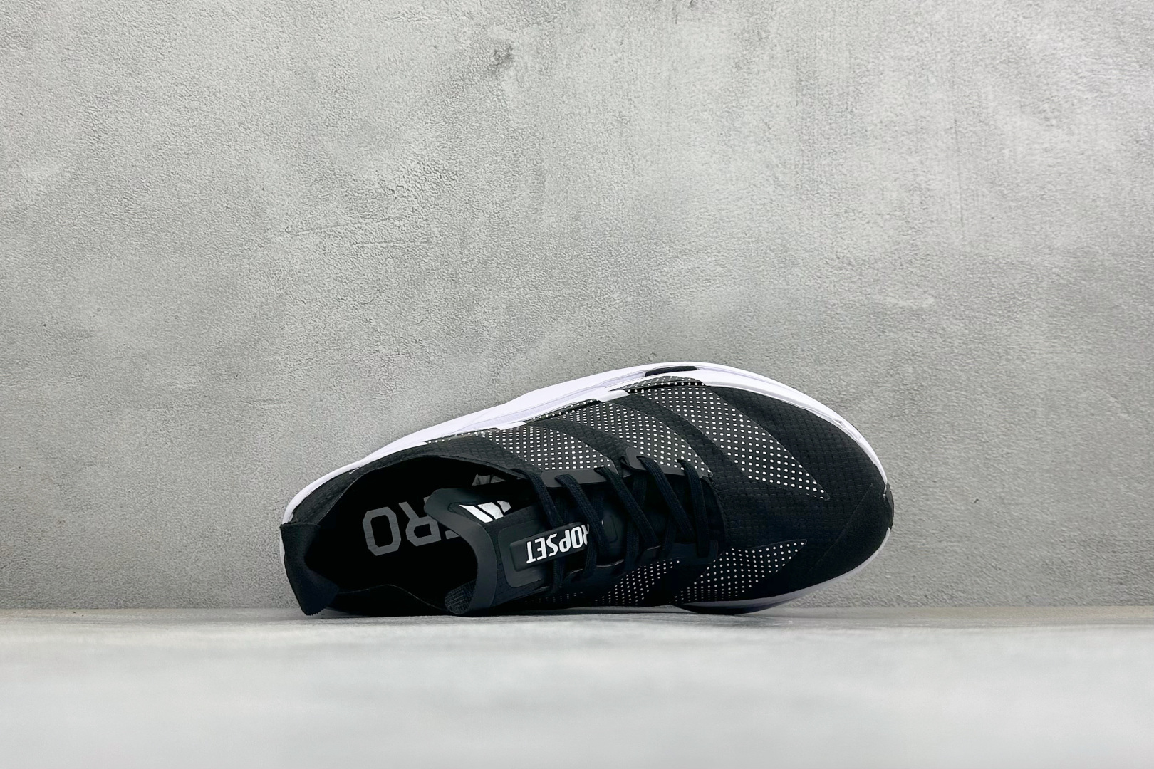 Adidas Adizero Prime X3 STRUNG 阿迪防滑耐磨舒适跑步鞋 货号：LA6219 尺码：40-4