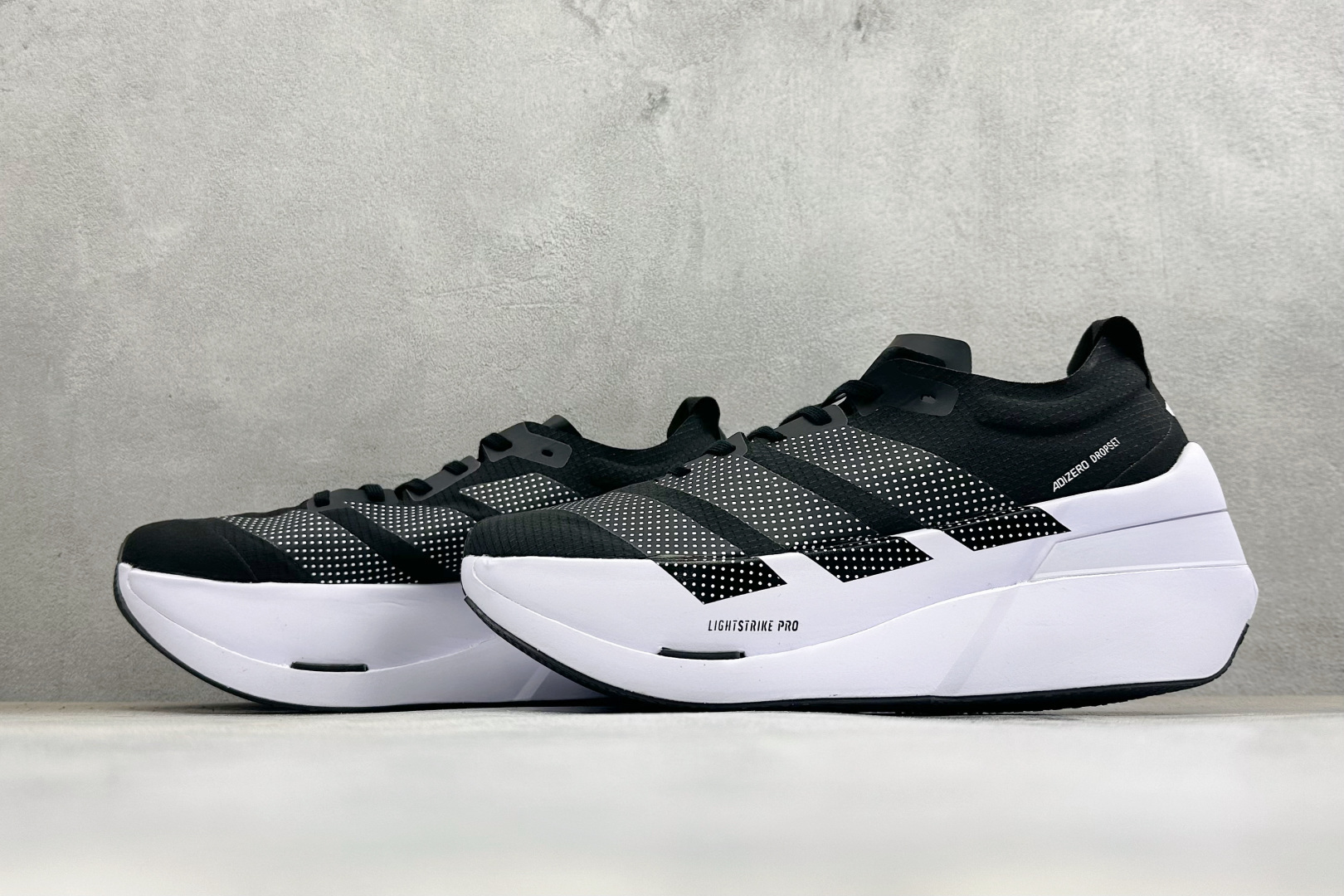 Adidas Adizero Prime X3 STRUNG 阿迪防滑耐磨舒适跑步鞋 货号：LA6219 尺码：40-4