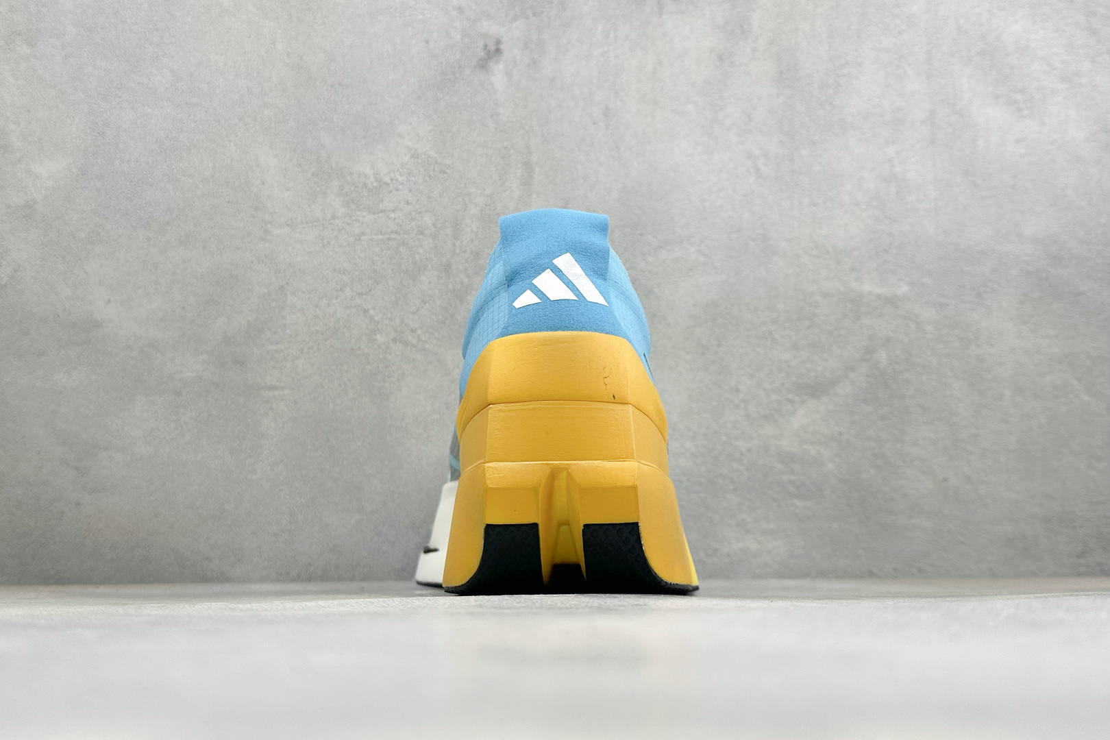 Adidas Adizero Prime X3 STRUNG 阿迪防滑耐磨舒适跑步鞋 货号：LA6219 尺码：40-4