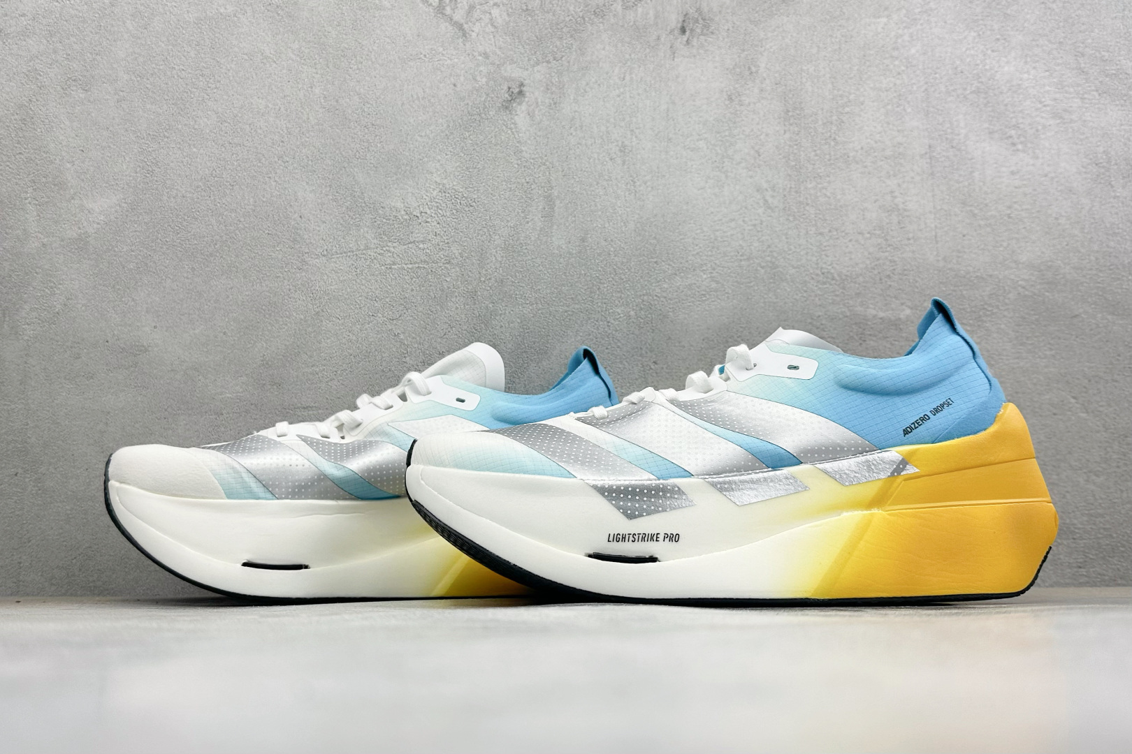 Adidas Adizero Prime X3 STRUNG 阿迪防滑耐磨舒适跑步鞋 货号：LA6219 尺码：40-4