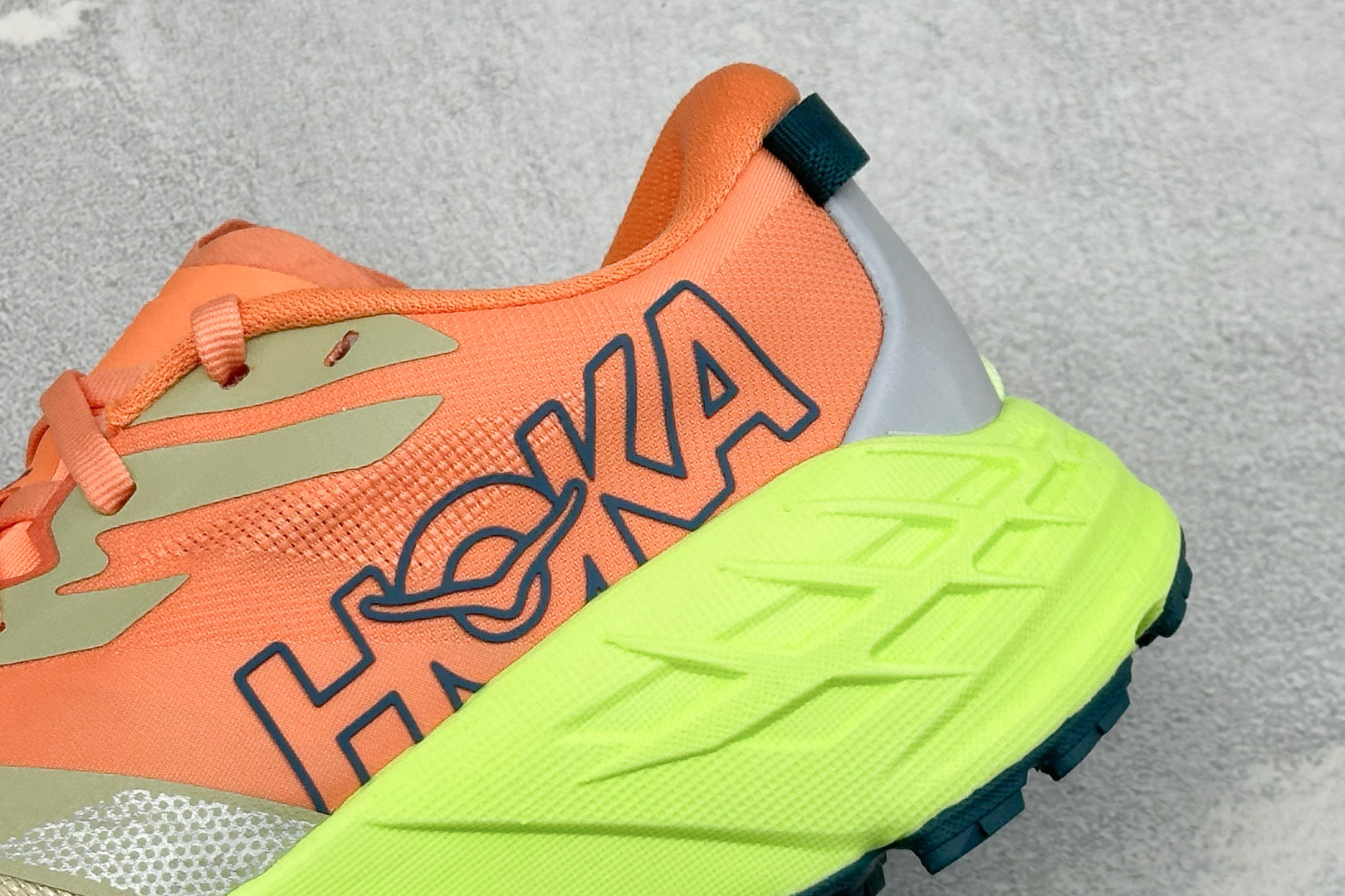 H版HOKA ONE ONE SPEEDGOAT 7 舒适百搭越野跑鞋 J-FRAME™M结构拥有专利认证,避免防过度内 H版HOKA ONE ONE SPEEDGOAT 7 舒适百搭越野跑鞋 J-FRAME™M结构拥有专利认证,避免防过度内