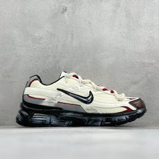 NIKE INITIATOR创始者系列 复古休闲运动舒适跑鞋 采用透气网眼鞋面和支撑覆盖层,自然运动设计的Phlyon中 NIKE INITIATOR创始者系列 复古休闲运动舒适跑鞋 采用透气网眼鞋面和支撑覆盖层,自然运动设计的Phlyon中