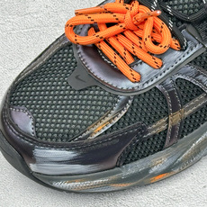 Nike V5 RNR 复古做旧 解构绑带 舒适百搭防滑耐磨 低帮跑步鞋 舒适有型适合日常穿着 该鞋款延续千禧年经典设计 Nike V5 RNR 复古做旧 解构绑带 舒适百搭防滑耐磨 低帮跑步鞋 舒适有型适合日常穿着 该鞋款延续千禧年经典设计