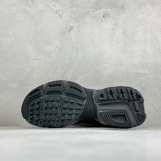 Nike V5 RNR 复古做旧 解构绑带 舒适百搭防滑耐磨 低帮跑步鞋 舒适有型适合日常穿着 该鞋款延续千禧年经典设计 Nike V5 RNR 复古做旧 解构绑带 舒适百搭防滑耐磨 低帮跑步鞋 舒适有型适合日常穿着 该鞋款延续千禧年经典设计