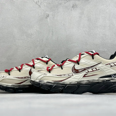 NIKE INITIATOR创始者系列 复古休闲运动舒适跑鞋 采用透气网眼鞋面和支撑覆盖层,自然运动设计的Phlyon中 NIKE INITIATOR创始者系列 复古休闲运动舒适跑鞋 采用透气网眼鞋面和支撑覆盖层,自然运动设计的Phlyon中