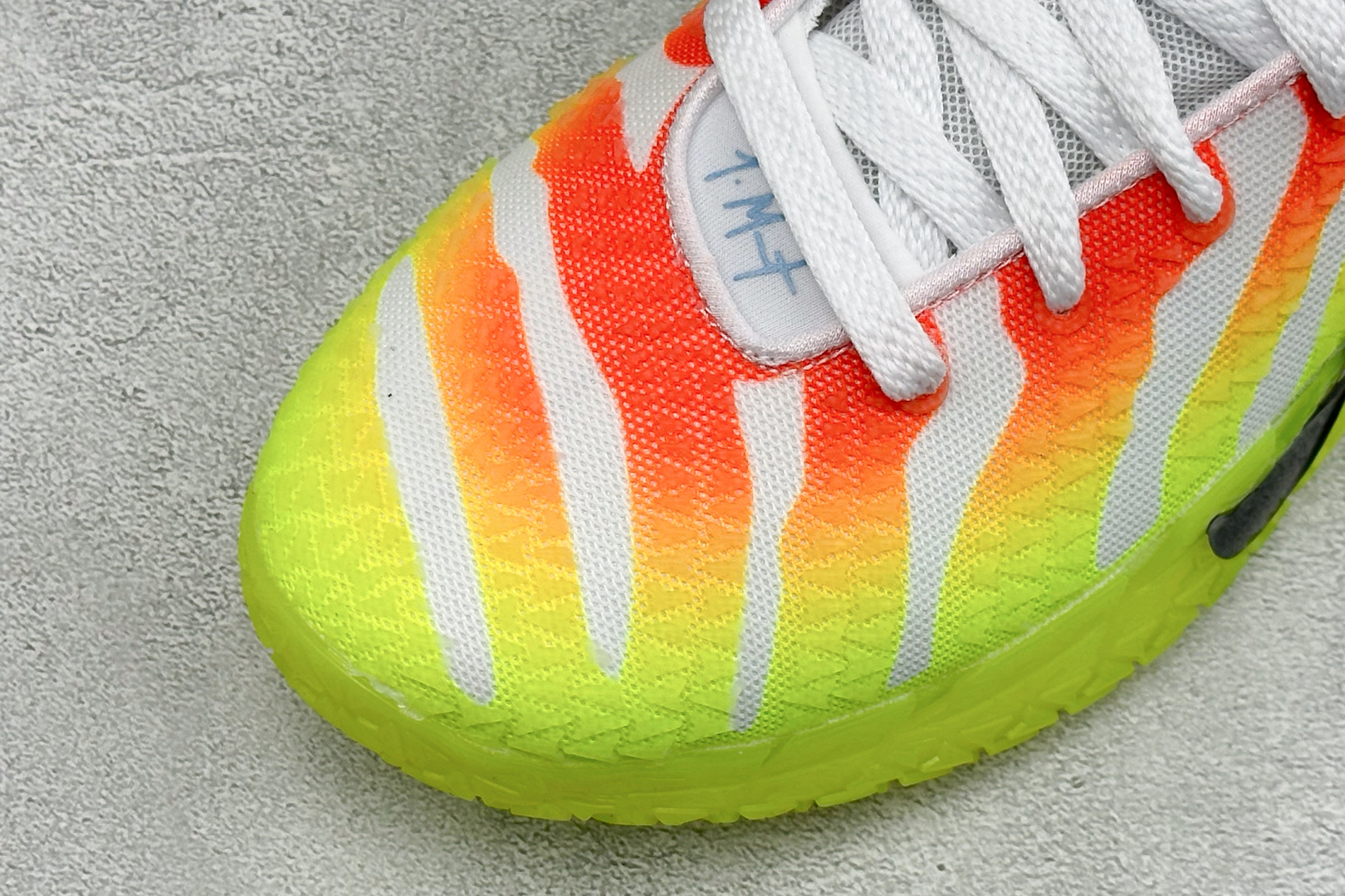 纯原Nike JA 3 EP 莫兰特三代低帮实战篮球鞋 #鞋面采用网布搭配棱纹覆面设计,延续了耐克 Ja系列一贯的凌厉轮 纯原Nike JA 3 EP 莫兰特三代低帮实战篮球鞋 #鞋面采用网布搭配棱纹覆面设计,延续了耐克 Ja系列一贯的凌厉轮