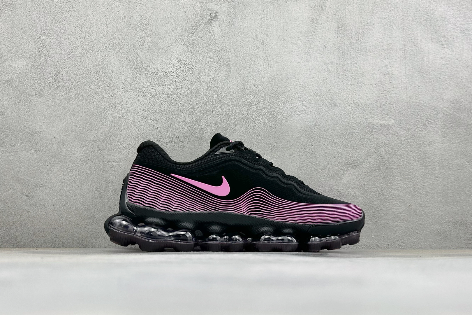 Nike Air Liquid Max 耐克气垫跑步鞋 货号：HF6334-002 尺码：36-41 