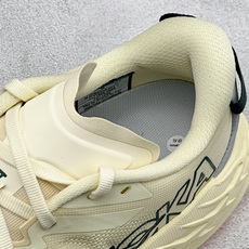 H版HOKA ONE ONE SPEEDGOAT 7 舒适百搭越野跑鞋 J-FRAME™M结构拥有专利认证,避免防过度内 H版HOKA ONE ONE SPEEDGOAT 7 舒适百搭越野跑鞋 J-FRAME™M结构拥有专利认证,避免防过度内