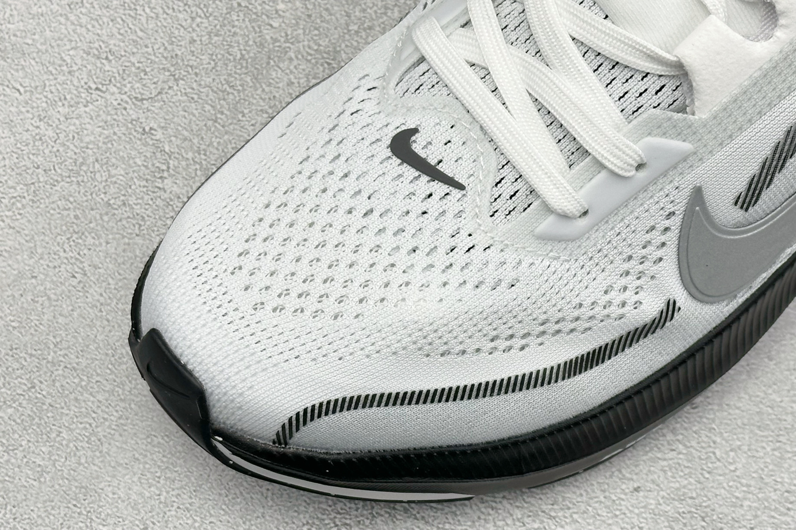HY版Nike Air Zoom Pegasus 42 耐克网面透气轻便耐磨跑鞋 货号：II7210-100 尺码：36