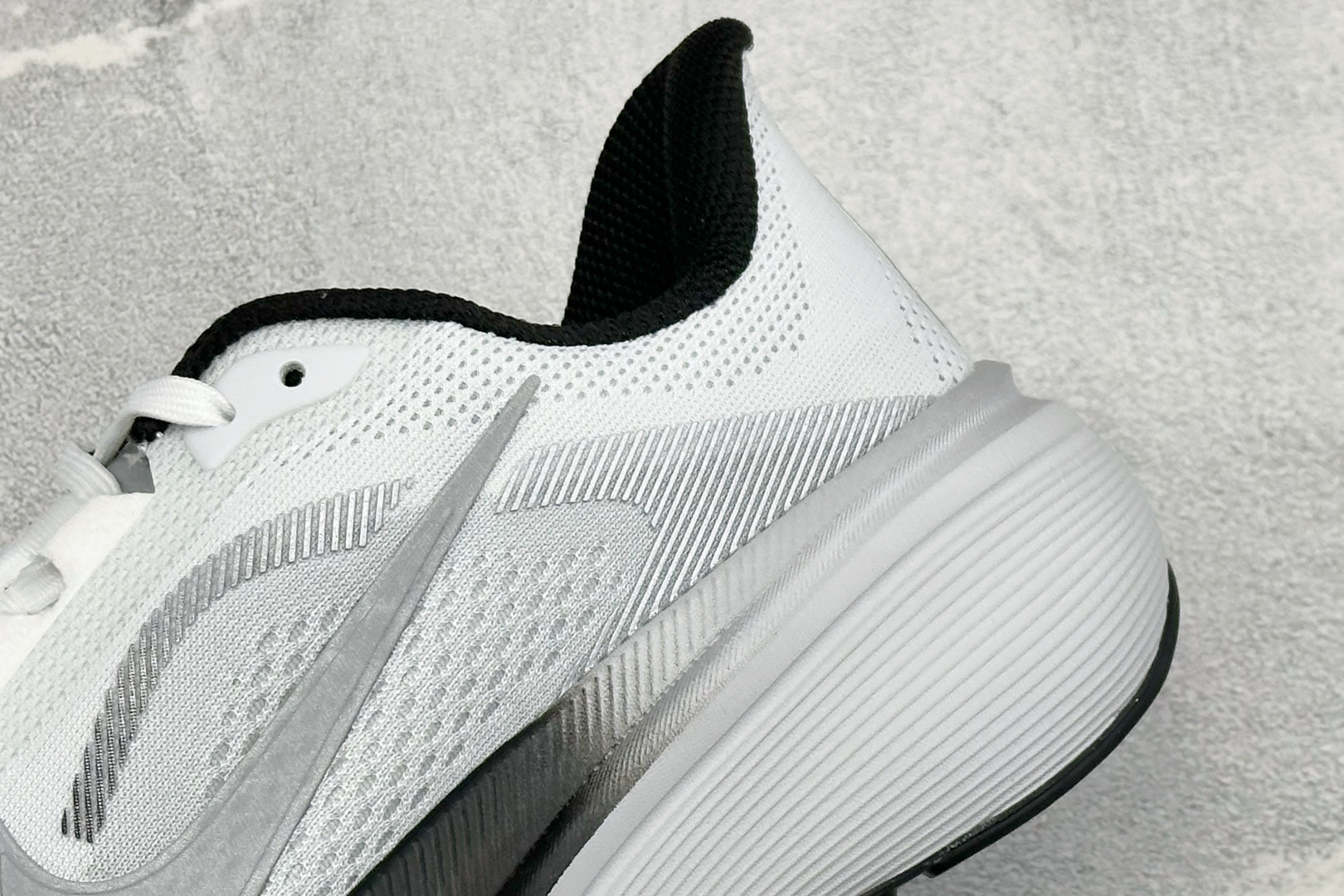 HY版Nike Air Zoom Pegasus 42 耐克网面透气轻便耐磨跑鞋 货号：II7210-100 尺码：36