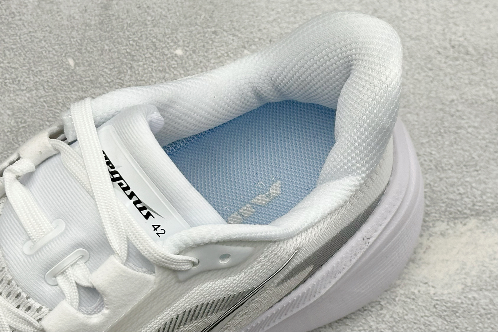 HY版Nike Air Zoom Pegasus 42 耐克网面透气轻便耐磨跑鞋 货号：IB1881-102 尺码：36