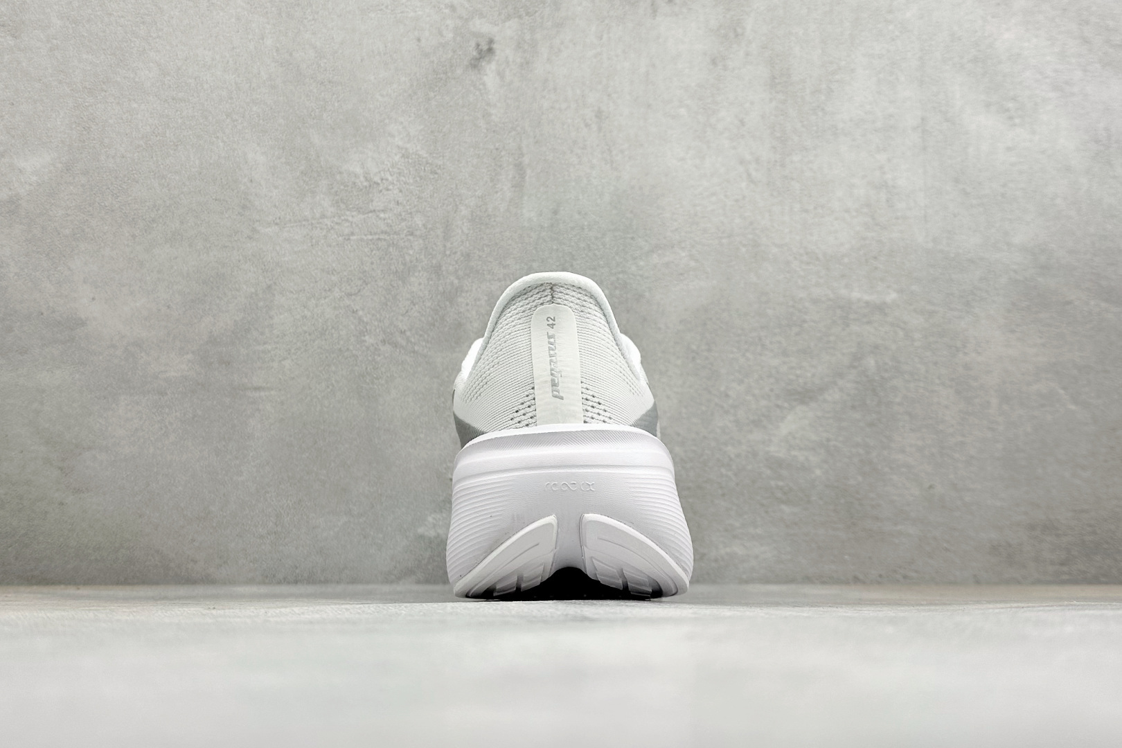 HY版Nike Air Zoom Pegasus 42 耐克网面透气轻便耐磨跑鞋 货号：IB1881-102 尺码：36