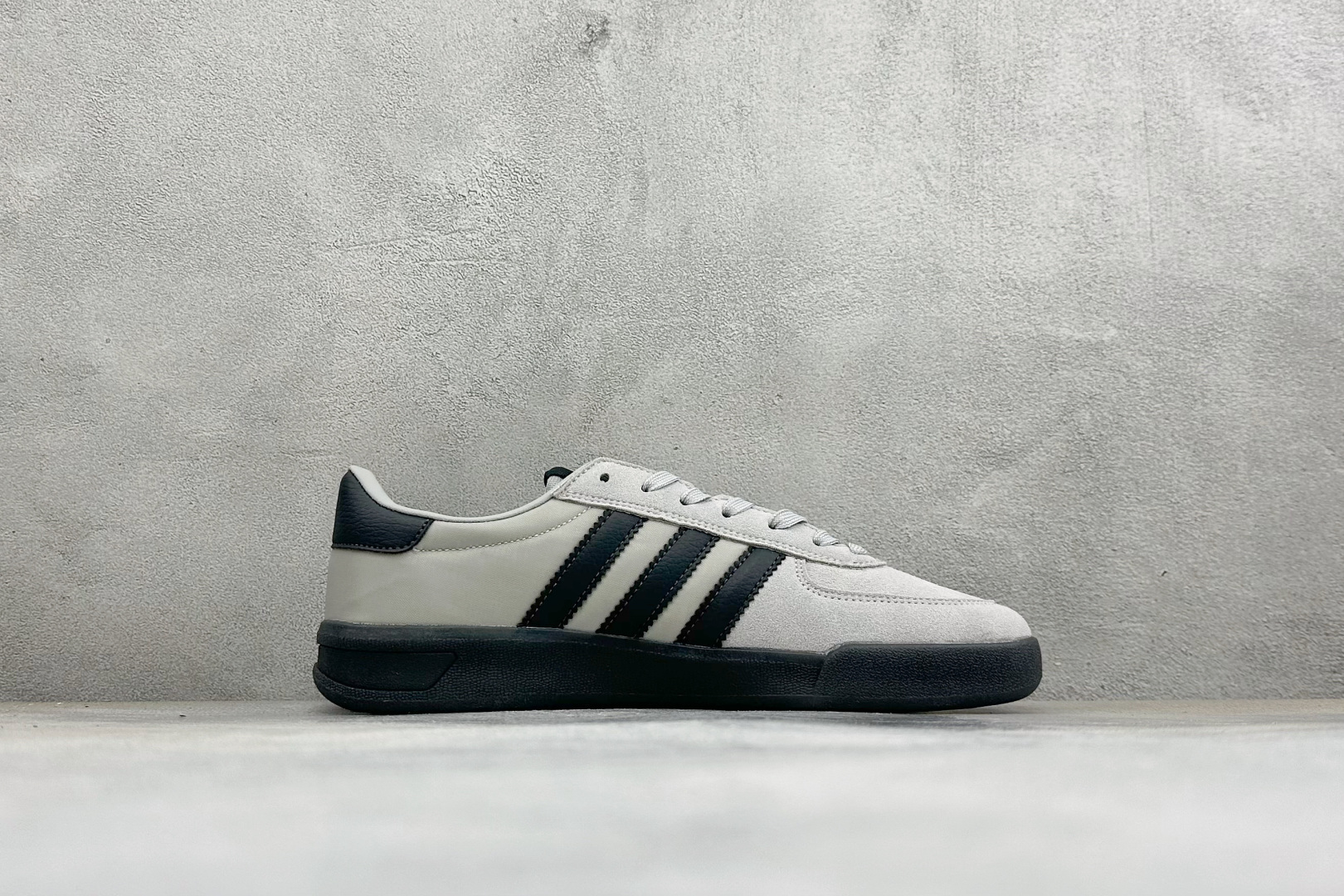 ZC版Adidas Glenburn 阿迪达斯经典复古校园休闲板鞋 货号：hp-3633 尺码：36-45 