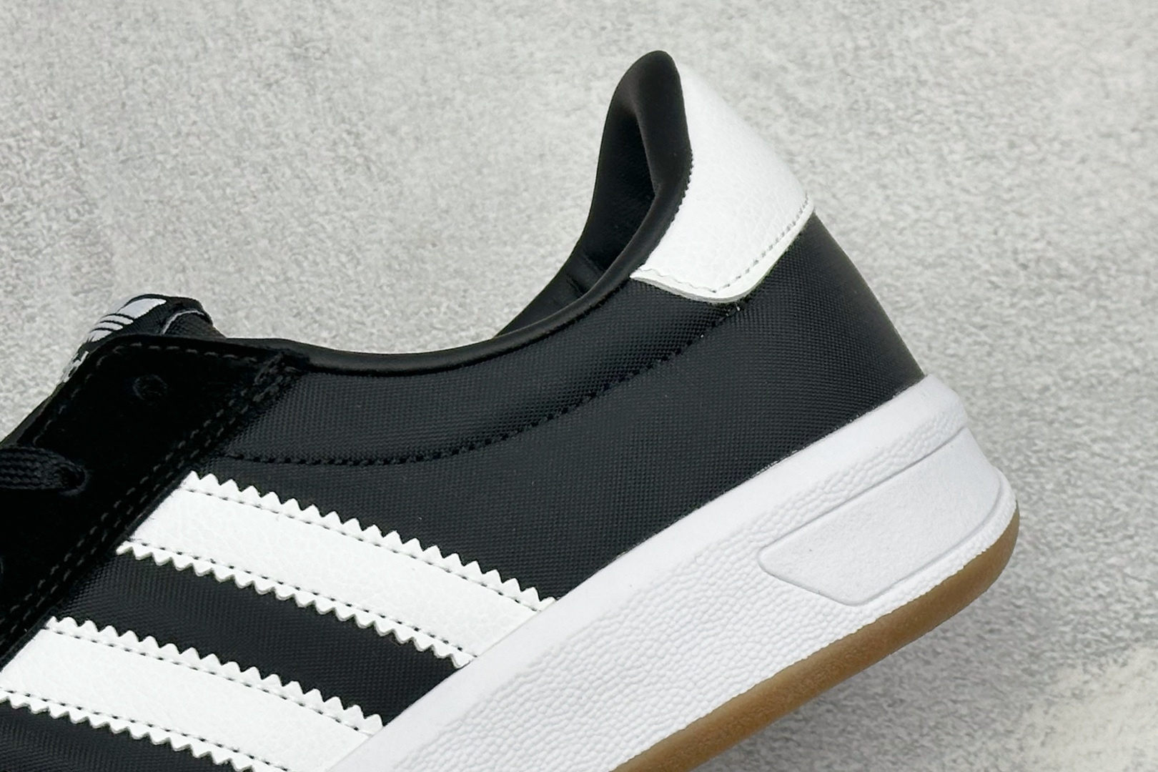 ZC版Adidas Glenburn 阿迪达斯经典复古校园休闲板鞋 货号：hp-3634 尺码：36-45 