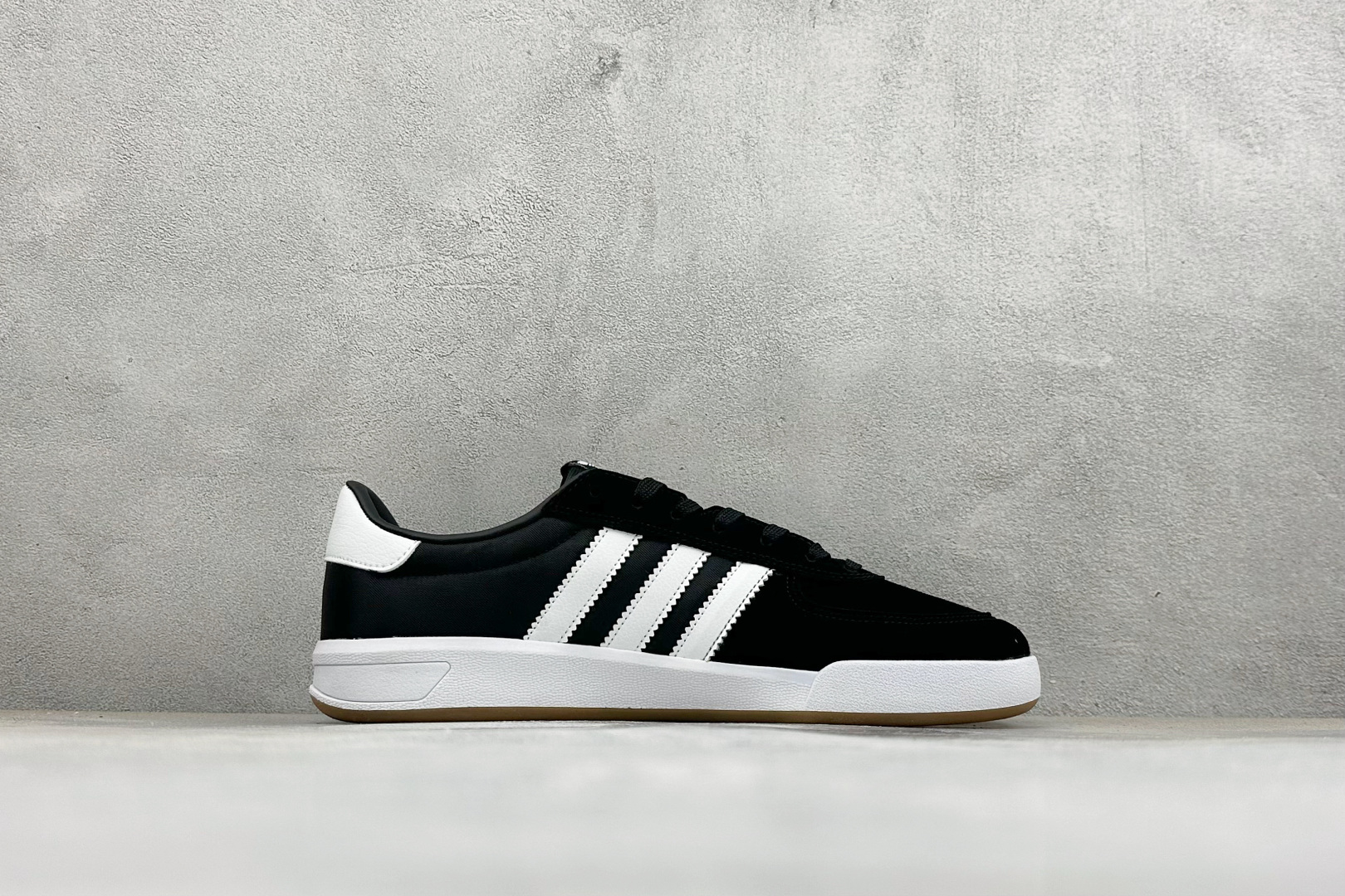 ZC版Adidas Glenburn 阿迪达斯经典复古校园休闲板鞋 货号：hp-3634 尺码：36-45 