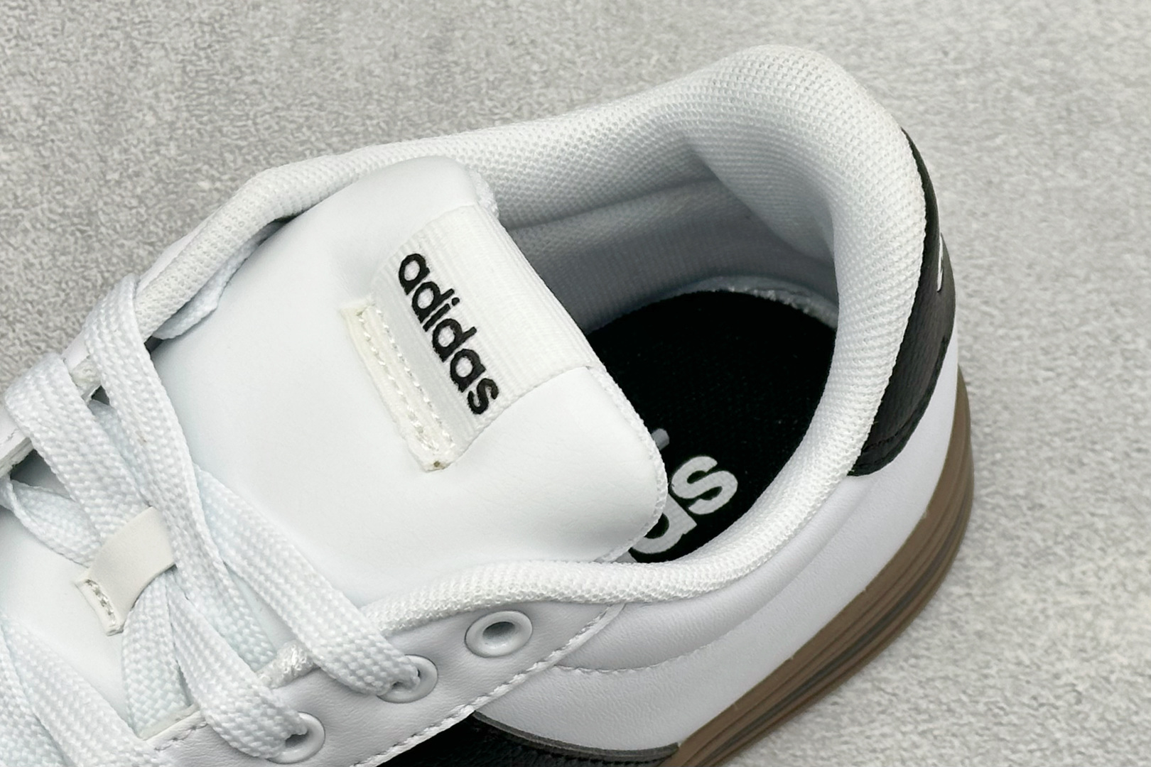 ZC版Adidas Barreda Daily 4.0 阿迪舒适减震低帮休闲板鞋 货号：JR0077-01 尺码：36-