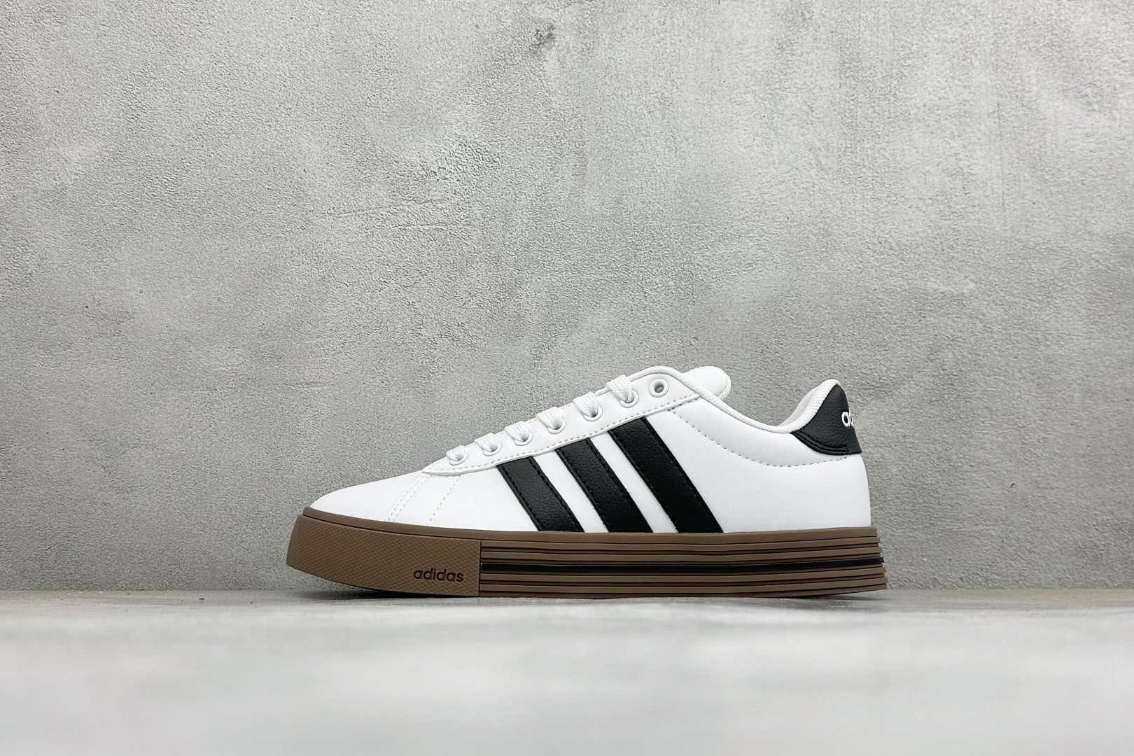 ZC版Adidas Barreda Daily 4.0 阿迪舒适减震低帮休闲板鞋 货号：JR0077-01 尺码：36-