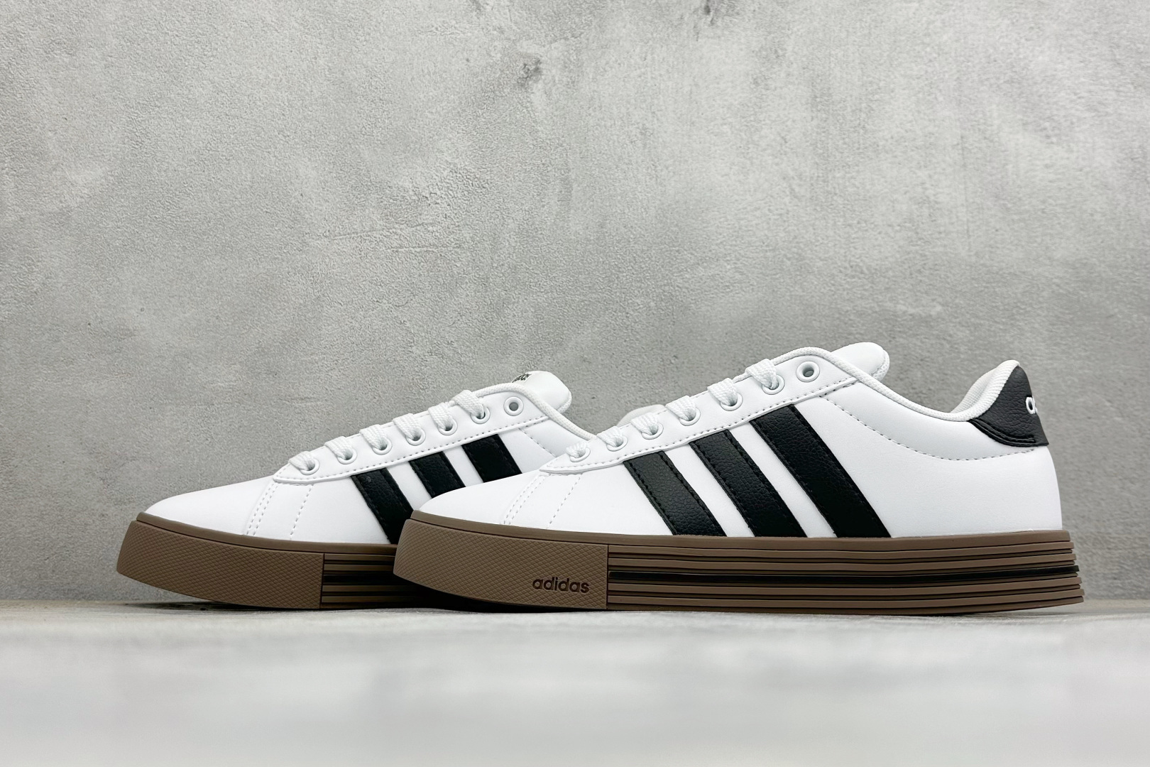 ZC版Adidas Barreda Daily 4.0 阿迪舒适减震低帮休闲板鞋 货号：JR0077-01 尺码：36-