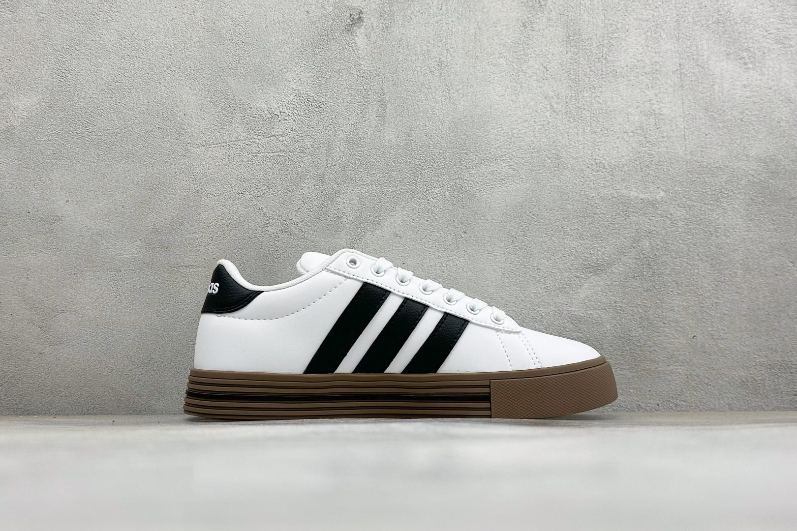 ZC版Adidas Barreda Daily 4.0 阿迪舒适减震低帮休闲板鞋 货号：JR0077-01 尺码：36-