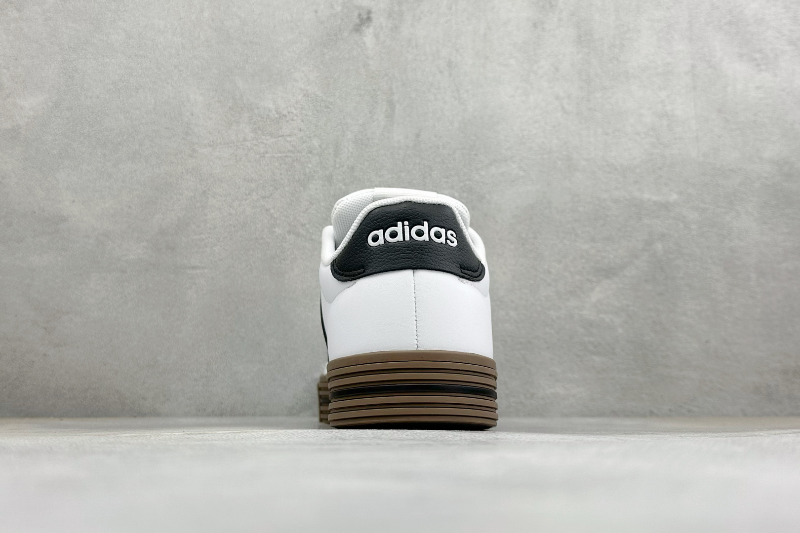 ZC版Adidas Barreda Daily 4.0 阿迪舒适减震低帮休闲板鞋 货号：JR0077-01 尺码：36-