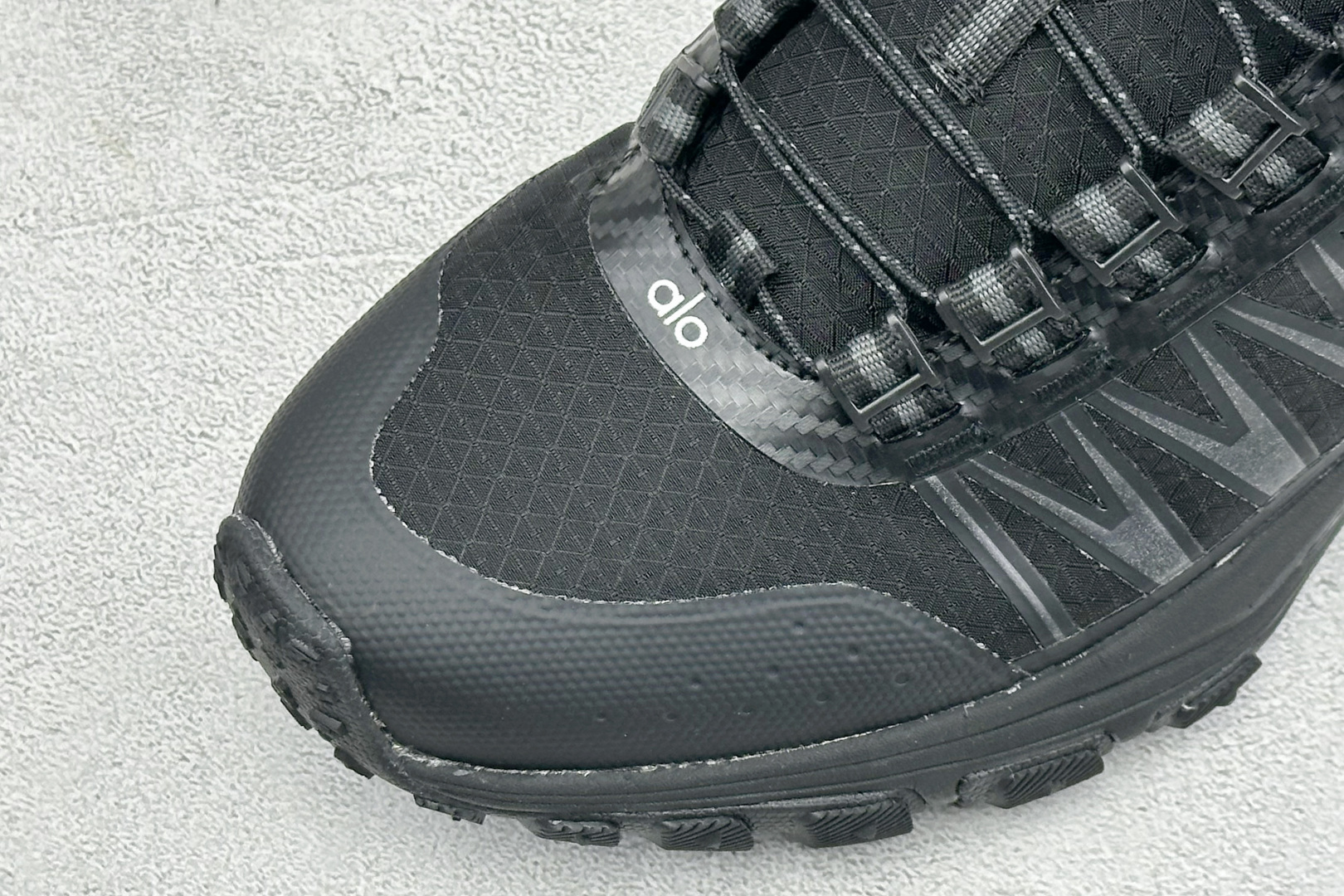 ALO TRAIL RUNNING SHOES 舒适简约防滑耐磨低帮休闲板鞋 Alo Yoga于2007年创立于洛杉矶 ALO TRAIL RUNNING SHOES 舒适简约防滑耐磨低帮休闲板鞋 Alo Yoga于2007年创立于洛杉矶