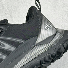 ALO TRAIL RUNNING SHOES 舒适简约防滑耐磨低帮休闲板鞋 Alo Yoga于2007年创立于洛杉矶 ALO TRAIL RUNNING SHOES 舒适简约防滑耐磨低帮休闲板鞋 Alo Yoga于2007年创立于洛杉矶