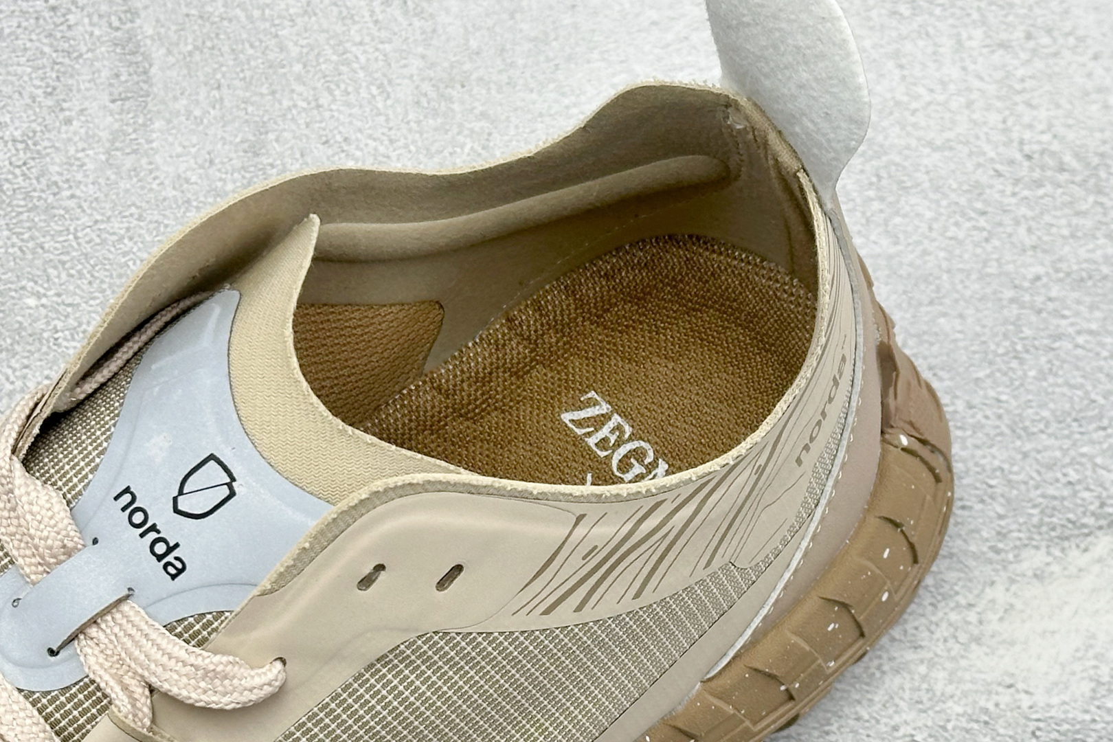 诺达 NORDA 002 Sneaker0111 网面越野跑步鞋 采用Dyneema鞋面 VibramSLE中底和Meg 诺达 NORDA 002 Sneaker0111 网面越野跑步鞋 采用Dyneema鞋面 VibramSLE中底和Meg