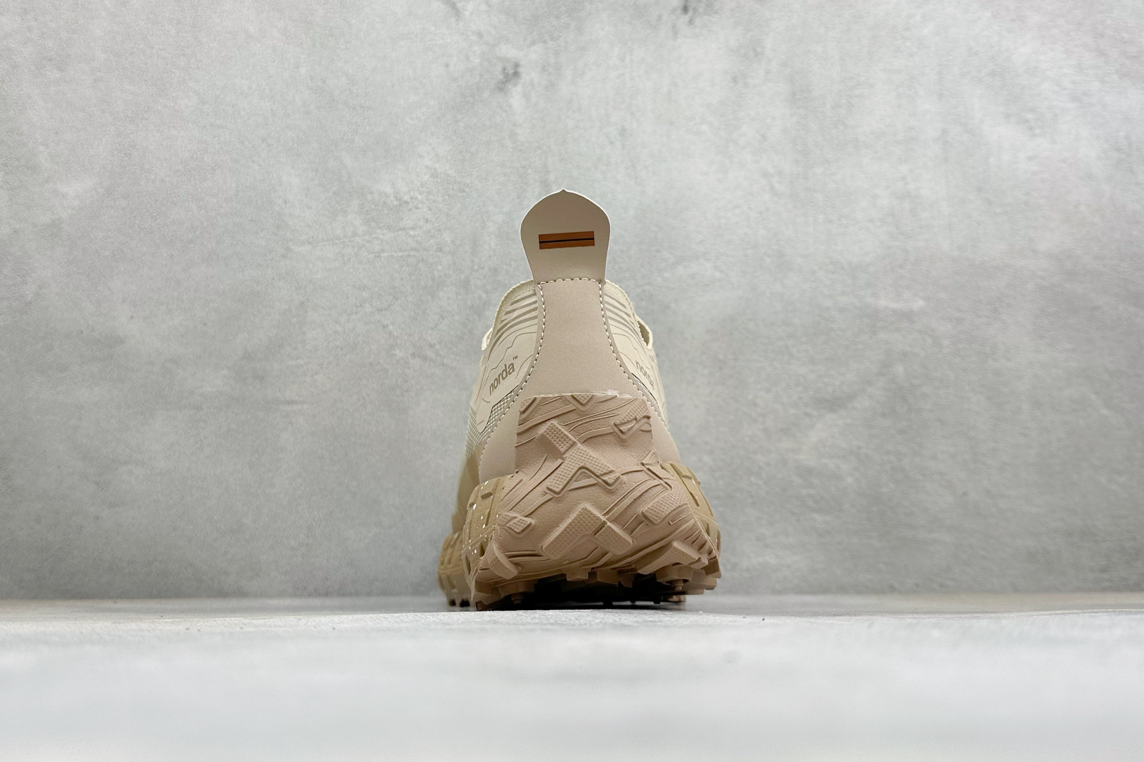 诺达 NORDA 002 Sneaker0111 网面越野跑步鞋 采用Dyneema鞋面 VibramSLE中底和Meg 诺达 NORDA 002 Sneaker0111 网面越野跑步鞋 采用Dyneema鞋面 VibramSLE中底和Meg