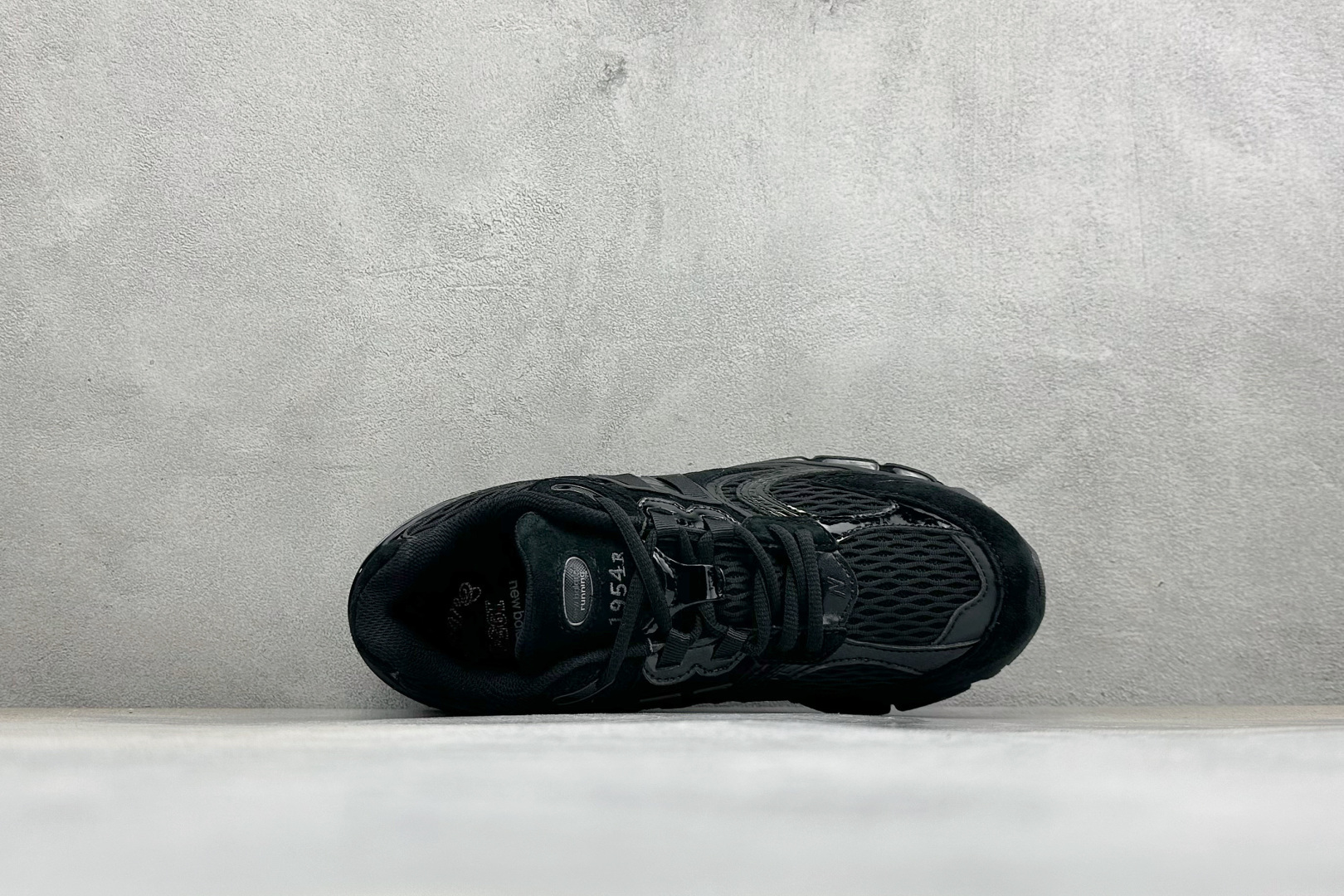 New Balance 1954R系列 新百伦 复古单品宝藏老爹鞋款 复古元素叠加 质感超级棒 原楦版型材料细节做工精细 New Balance 1954R系列 新百伦 复古单品宝藏老爹鞋款 复古元素叠加 质感超级棒 原楦版型材料细节做工精细