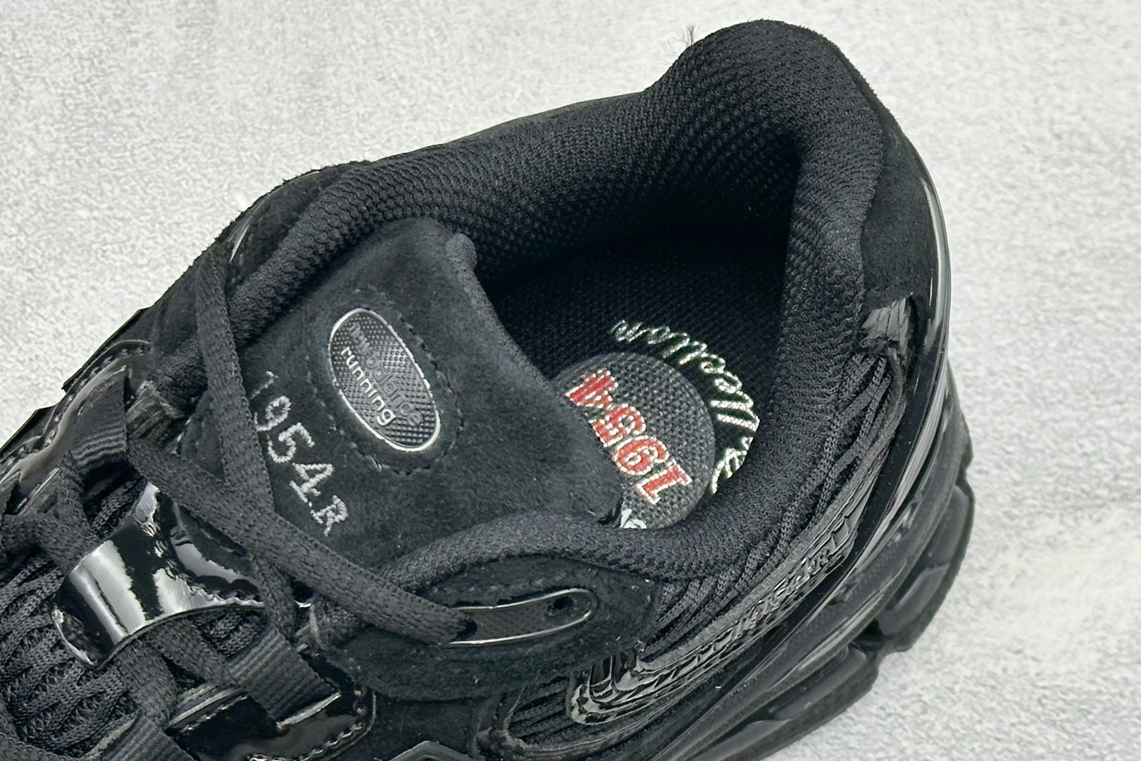 New Balance 1954R系列 新百伦 复古单品宝藏老爹鞋款 复古元素叠加 质感超级棒 原楦版型材料细节做工精细 New Balance 1954R系列 新百伦 复古单品宝藏老爹鞋款 复古元素叠加 质感超级棒 原楦版型材料细节做工精细