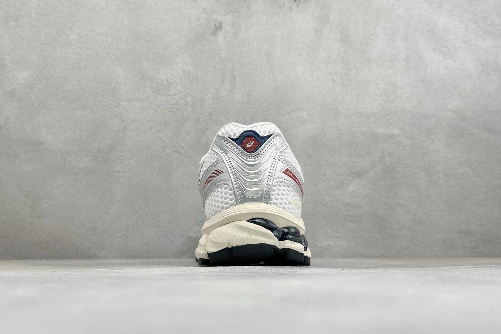 Asics Gel-Kayano 12.1 “Light Sage” 亚瑟士运动舒适防滑透气低帮跑步鞋 货号：1203A