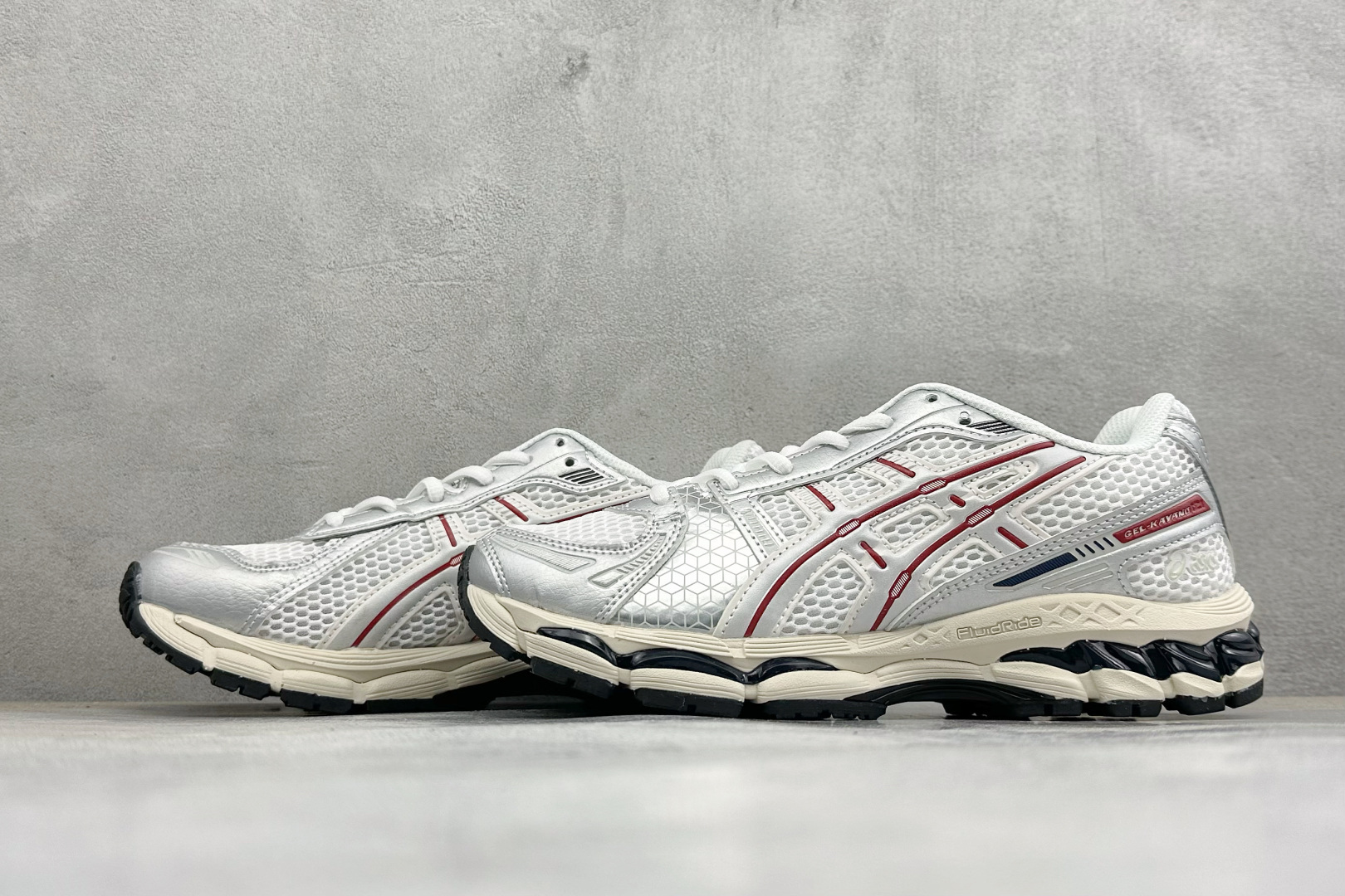 Asics Gel-Kayano 12.1 “Light Sage” 亚瑟士运动舒适防滑透气低帮跑步鞋 货号：1203A