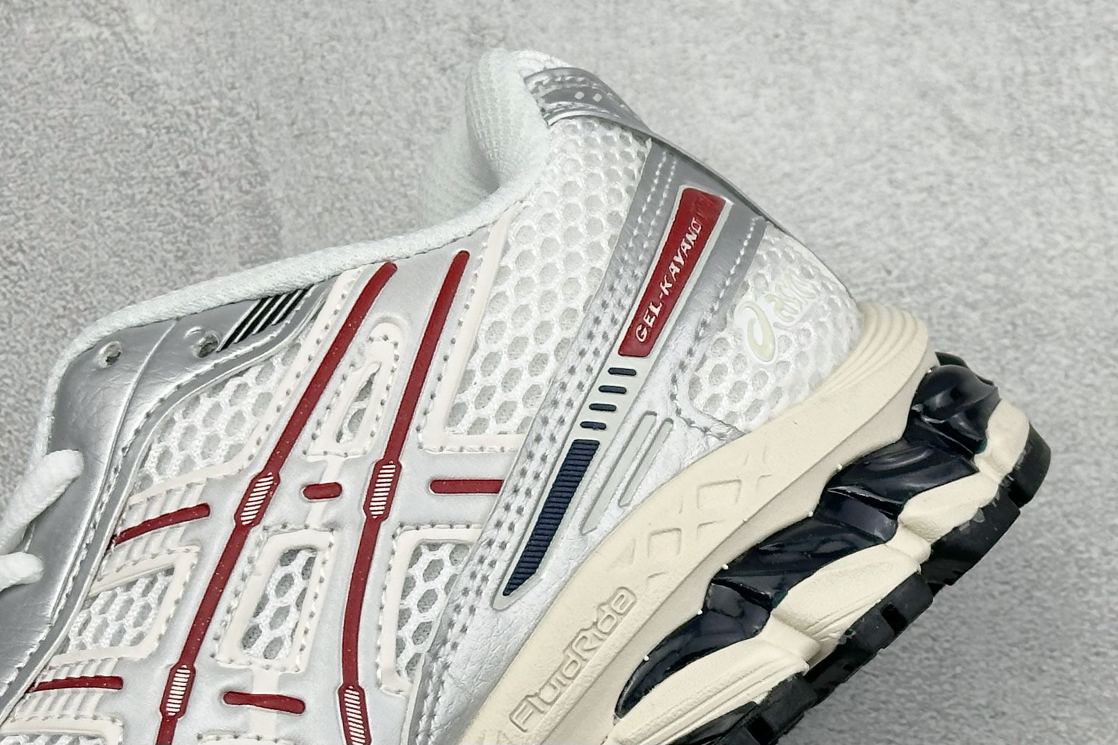 Asics Gel-Kayano 12.1 “Light Sage” 亚瑟士运动舒适防滑透气低帮跑步鞋 货号：1203A