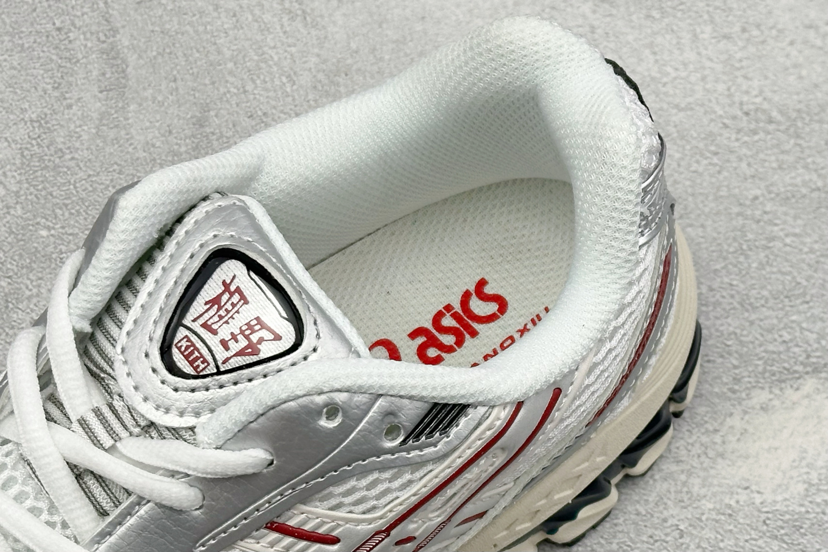Asics Gel-Kayano 12.1 “Light Sage” 亚瑟士运动舒适防滑透气低帮跑步鞋 货号：1203A