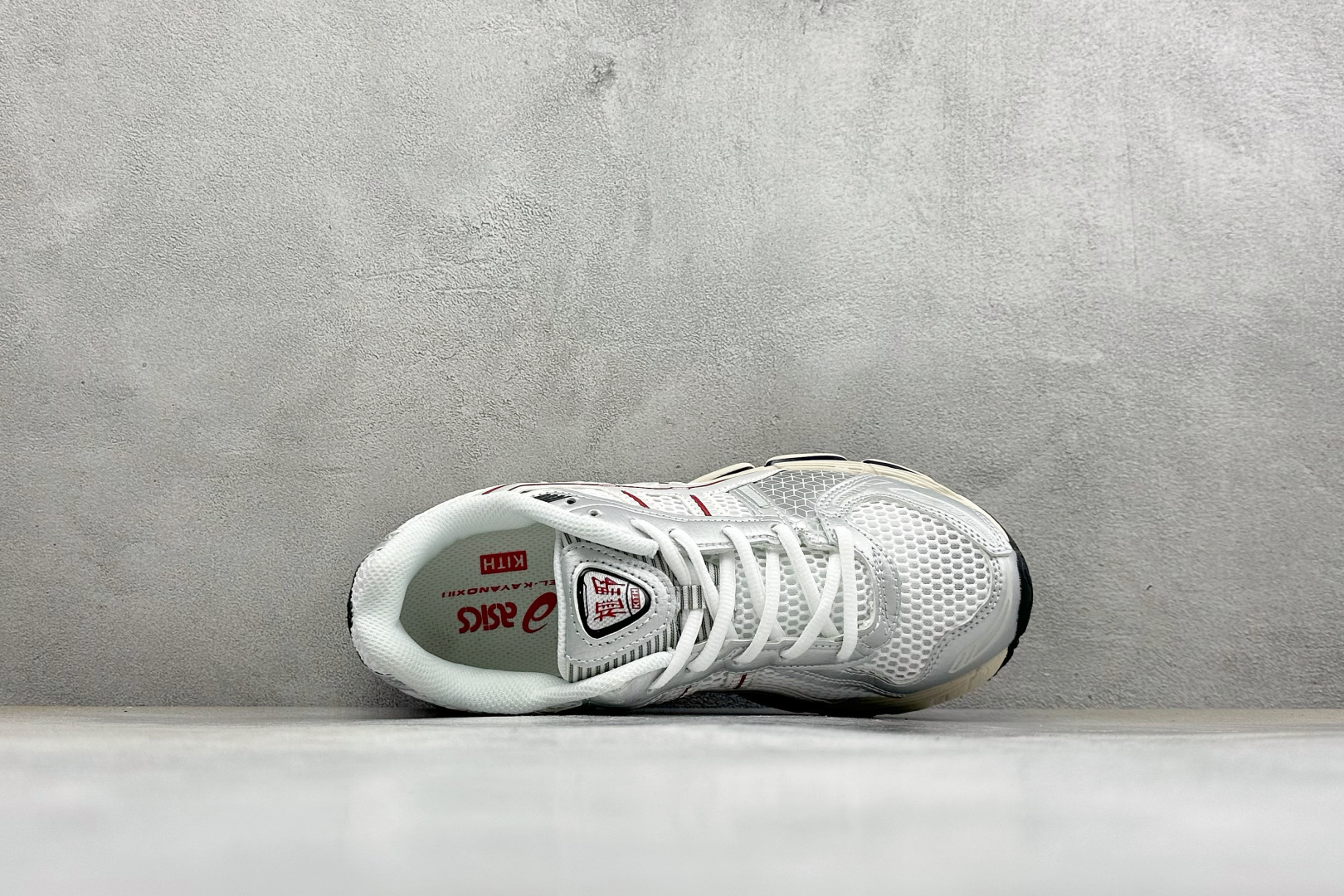 Asics Gel-Kayano 12.1 “Light Sage” 亚瑟士运动舒适防滑透气低帮跑步鞋 货号：1203A