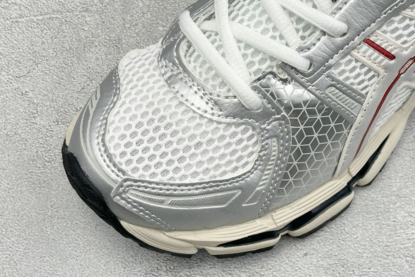 Asics Gel-Kayano 12.1 “Light Sage” 亚瑟士运动舒适防滑透气低帮跑步鞋 货号：1203A