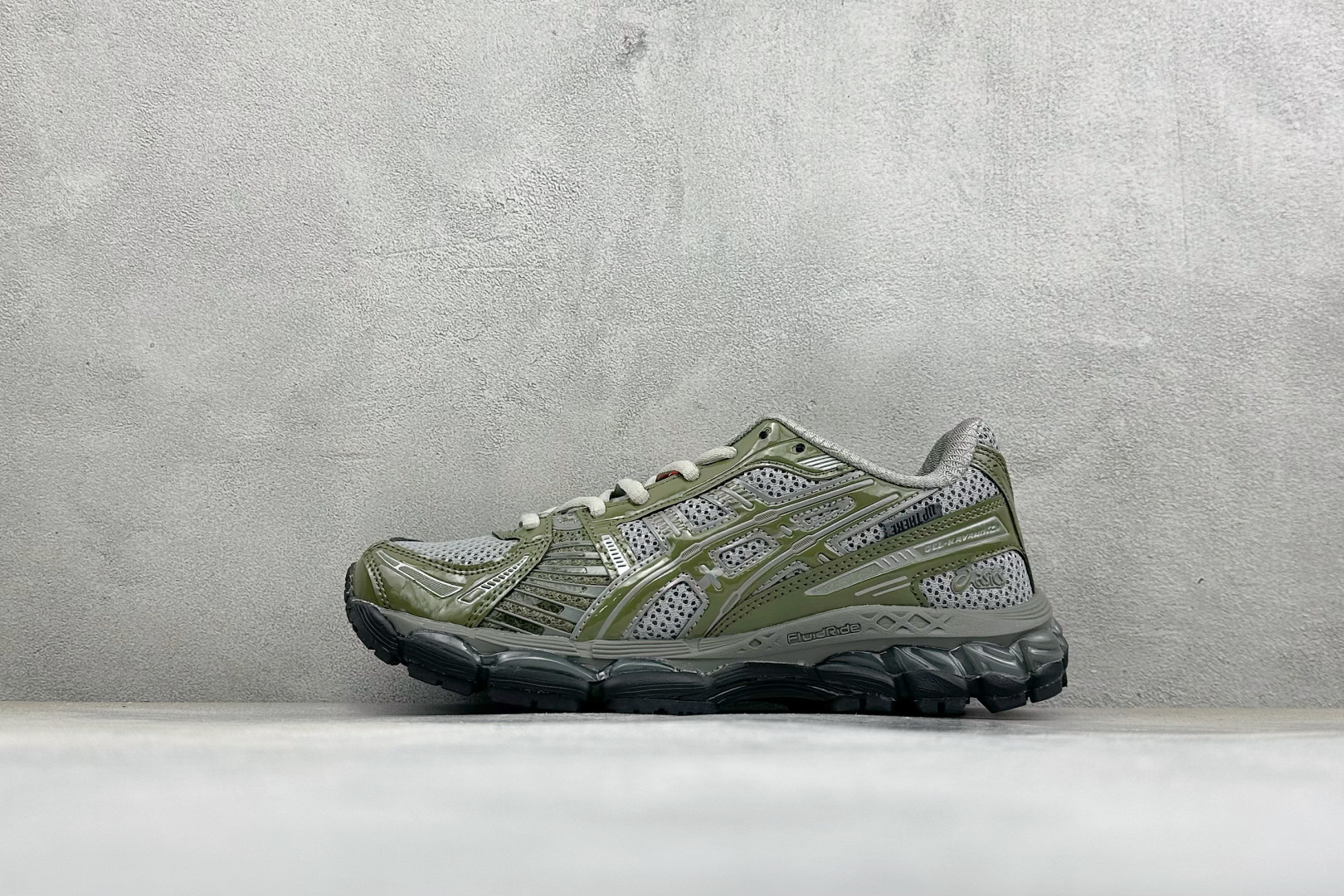 Asics Gel-Kayano 12.1 “Light Sage” 亚瑟士运动舒适防滑透气低帮跑步鞋  货号：1203