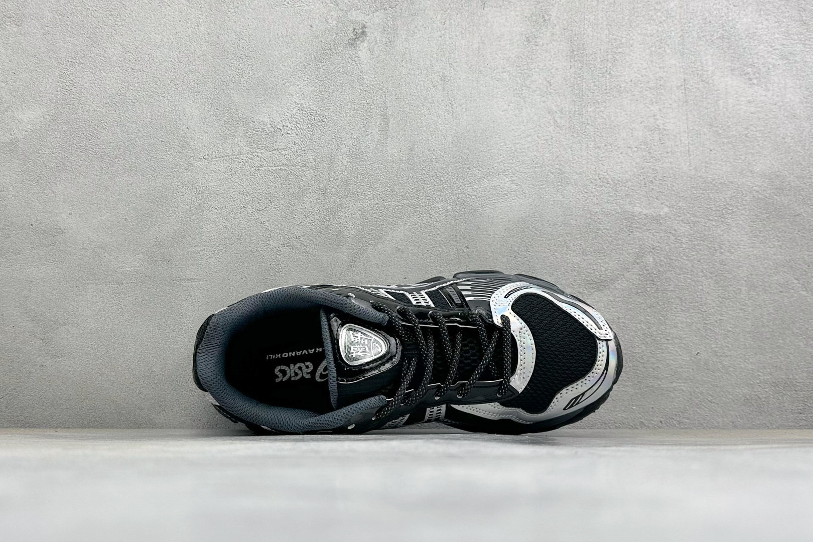 Asics Gel-Kayano 12.1 “Light Sage” 亚瑟士运动舒适防滑透气低帮跑步鞋 货号：1203A
