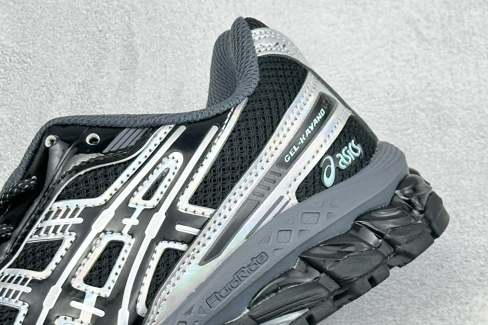 Asics Gel-Kayano 12.1 “Light Sage” 亚瑟士运动舒适防滑透气低帮跑步鞋 货号：1203A