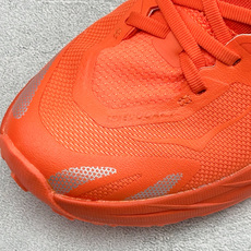 HOKA ONE ONE SPEEDGOAT 7 舒适百搭越野跑鞋 J-FRAME™M结构拥有专利认证,避免防过度内 旋 HOKA ONE ONE SPEEDGOAT 7 舒适百搭越野跑鞋 J-FRAME™M结构拥有专利认证,避免防过度内 旋
