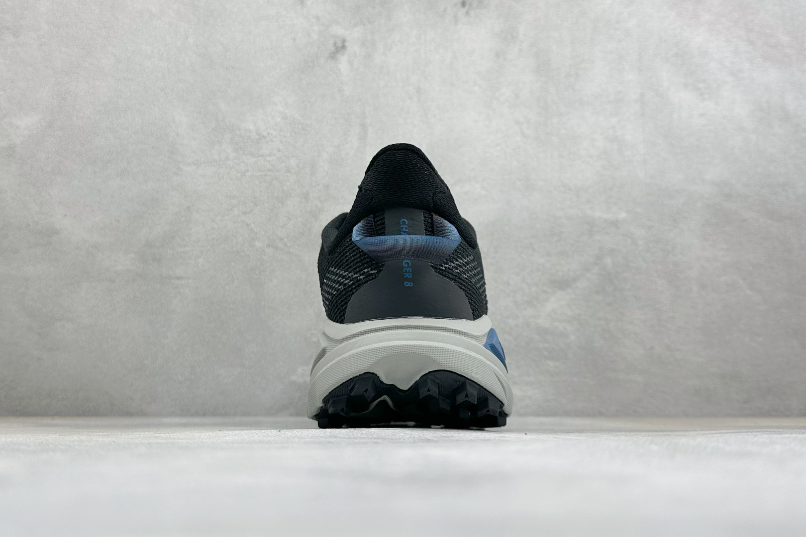 HOKA CHALLENGER 8 运动平衡 轻便系带减震防滑耐磨低帮跑步鞋 货号: -BTHN 尺码: 40-45 