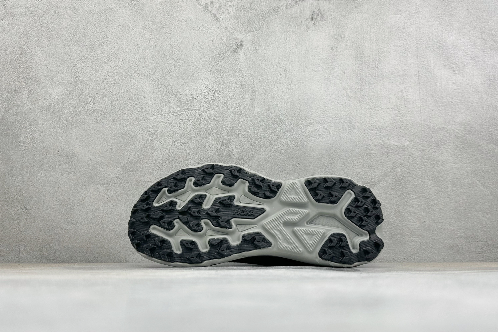 HOKA CHALLENGER 8 运动平衡 轻便系带减震防滑耐磨低帮跑步鞋 货号: -BTHN 尺码: 40-45 