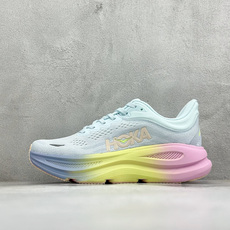 Hoka One One Bondi 9 机能缓震跑鞋 #鞋面部分采用工程网眼面料,可以确保必要的透气性能。使用了全新的 Hoka One One Bondi 9 机能缓震跑鞋 #鞋面部分采用工程网眼面料,可以确保必要的透气性能。使用了全新的