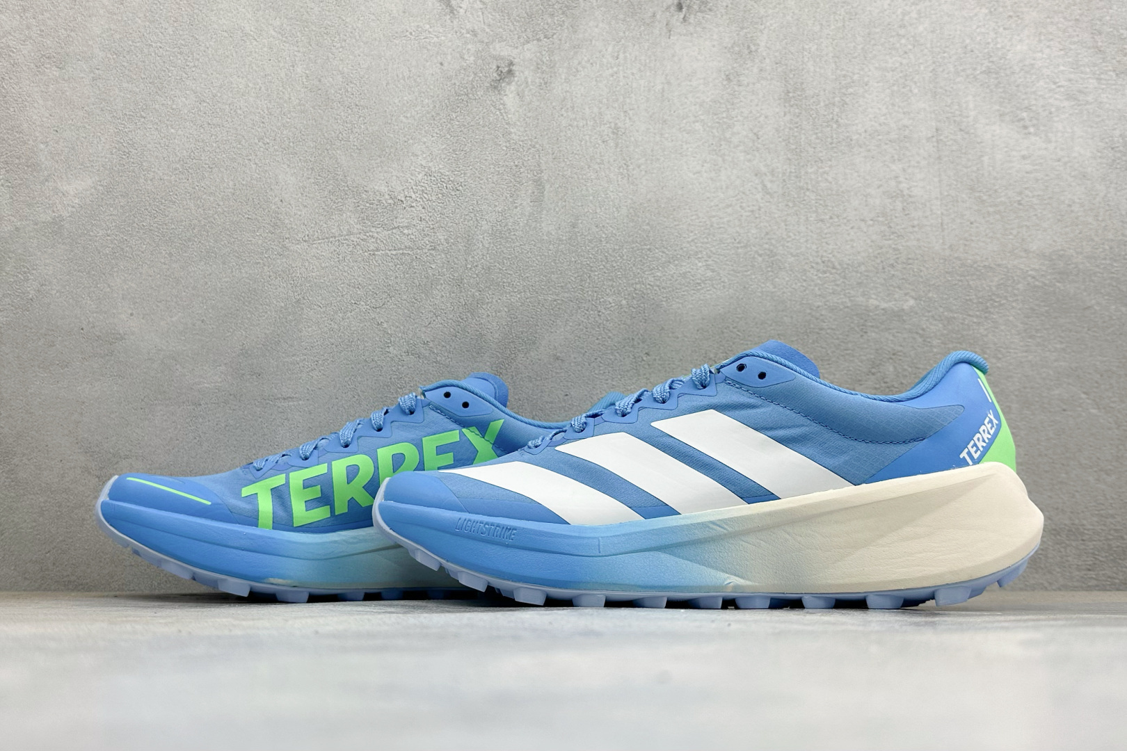 Adidas Terrex Agravic 4 阿迪达斯 系带缓震轻质 舒适百搭 低帮马拉松运动跑步鞋 货号: KJ12