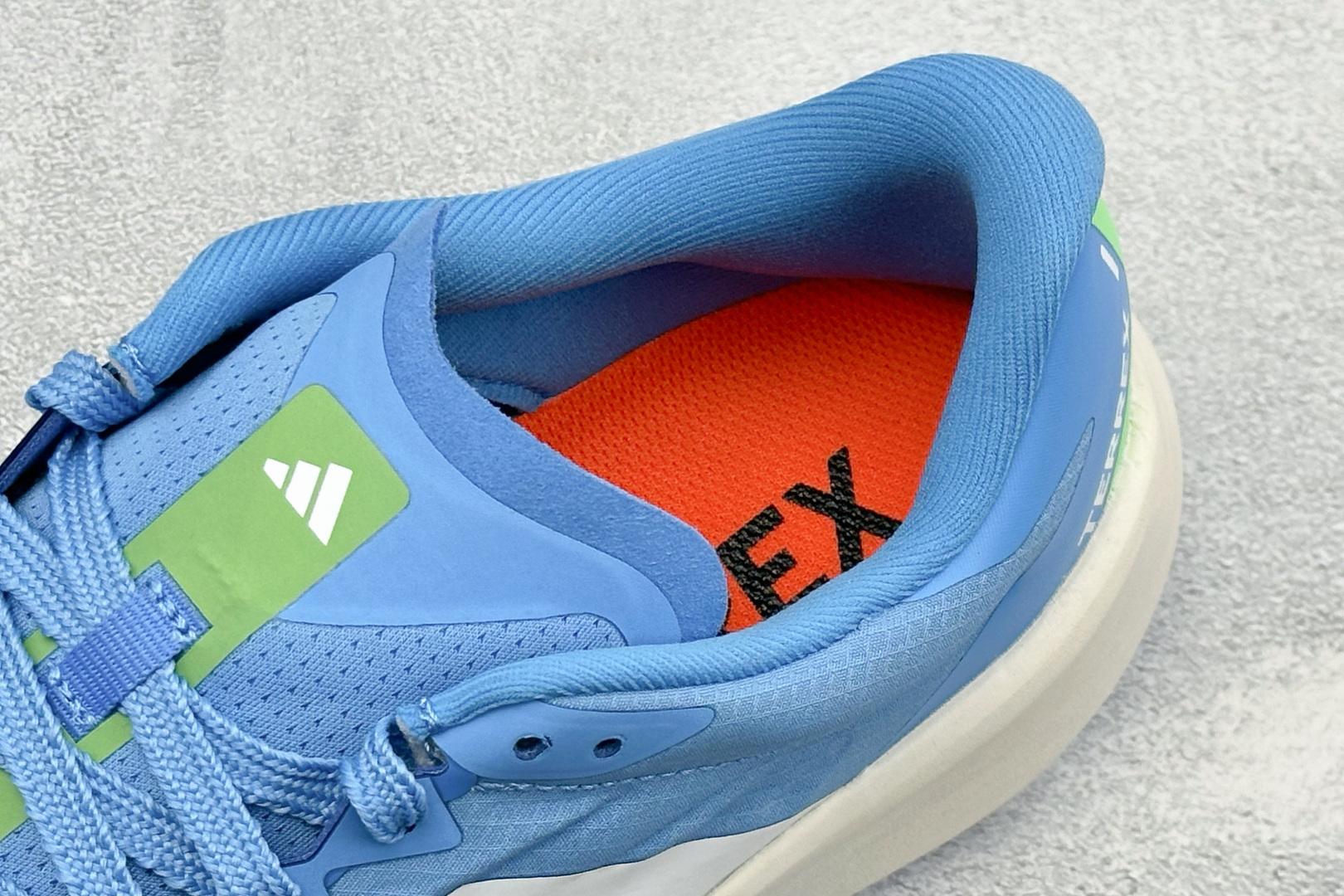 Adidas Terrex Agravic 4 阿迪达斯 系带缓震轻质 舒适百搭 低帮马拉松运动跑步鞋 货号: KJ12