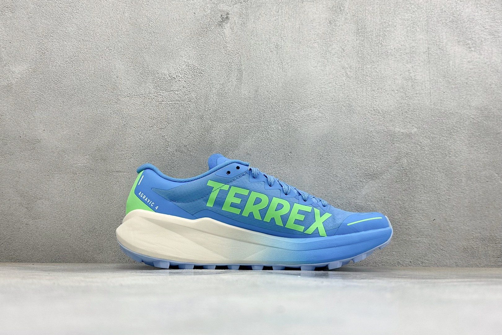 Adidas Terrex Agravic 4 阿迪达斯 系带缓震轻质 舒适百搭 低帮马拉松运动跑步鞋 货号: KJ12