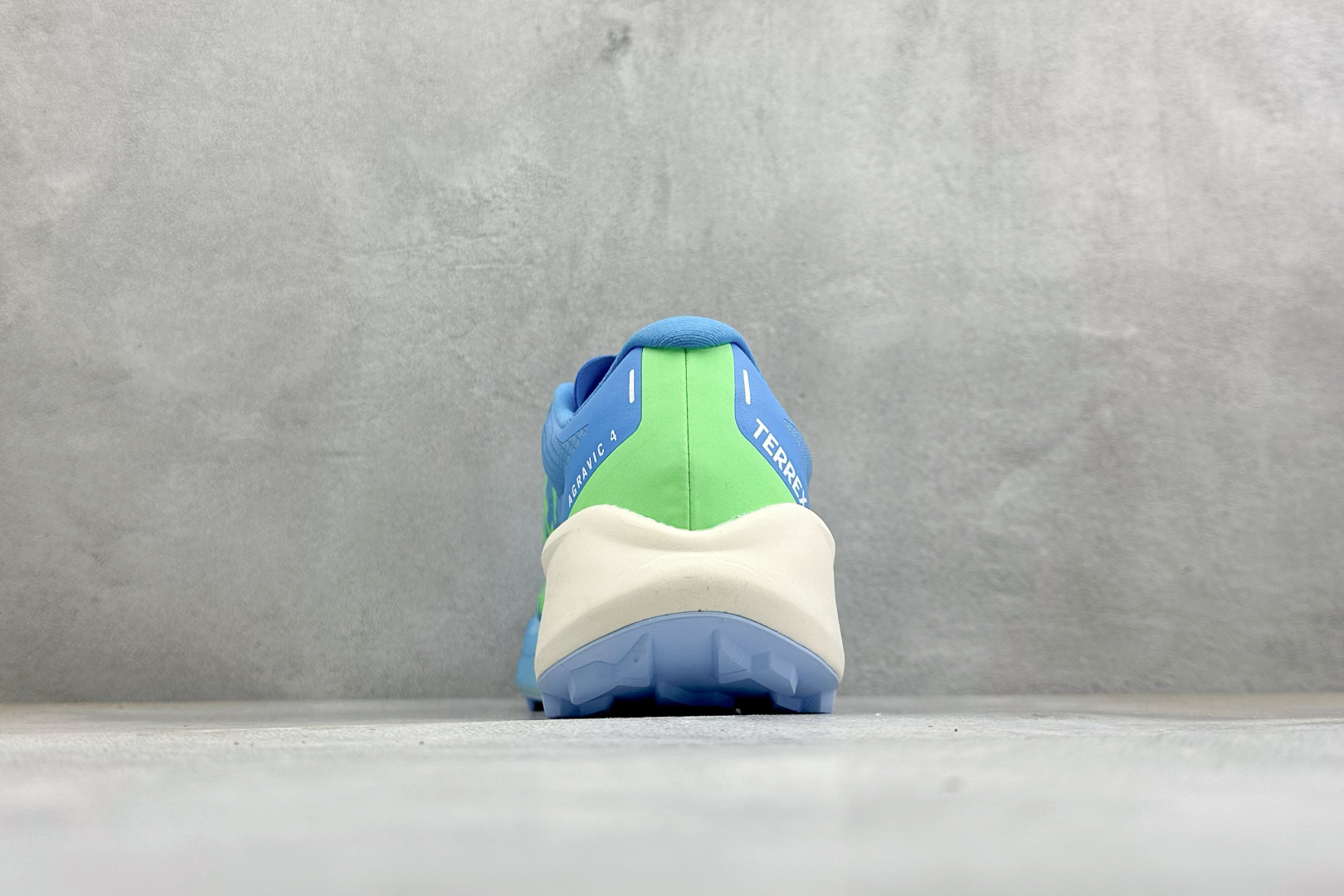 Adidas Terrex Agravic 4 阿迪达斯 系带缓震轻质 舒适百搭 低帮马拉松运动跑步鞋 货号: KJ12